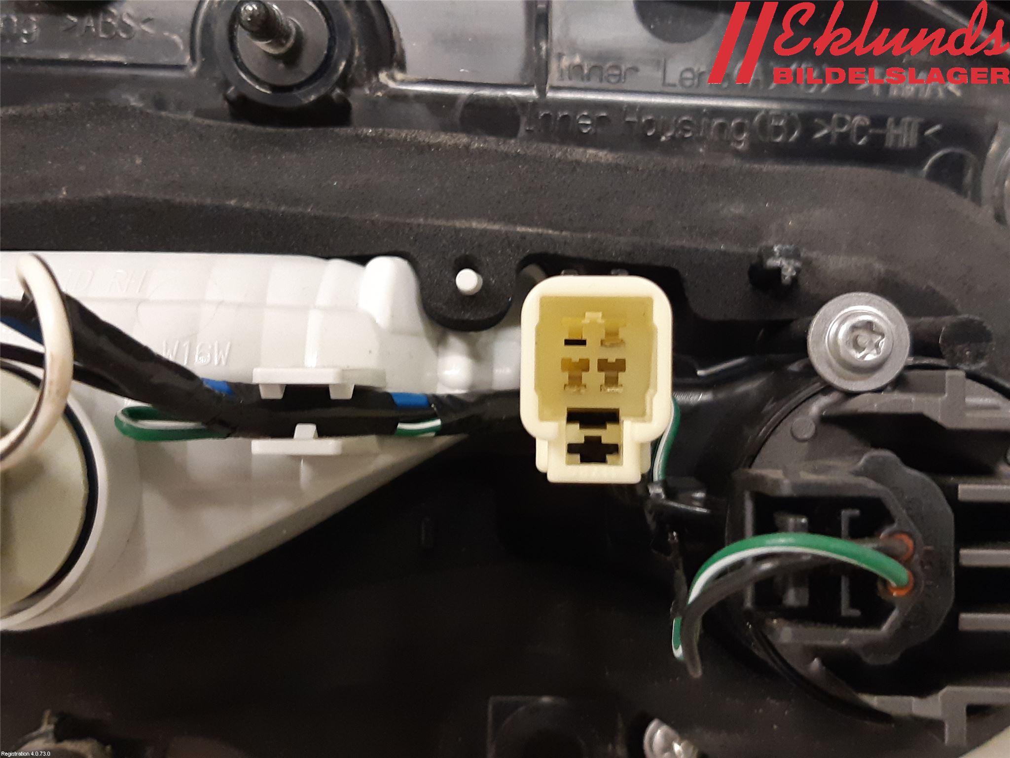 Toyota RAV4 19- Bakljus Lucka Hö