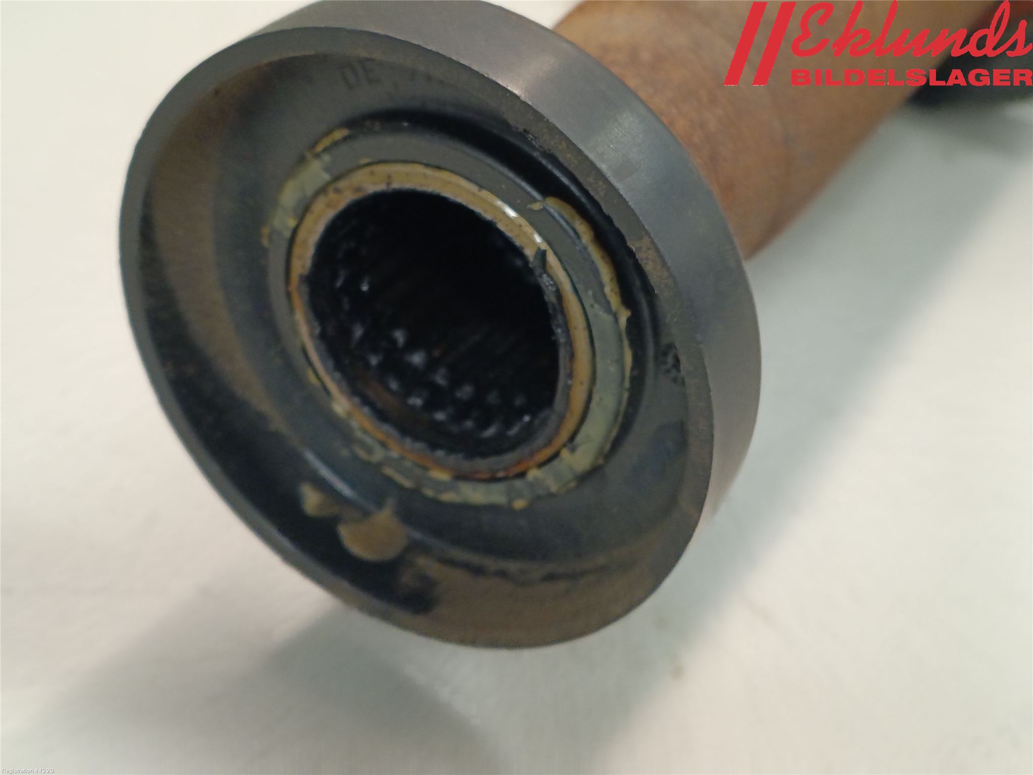 Volkswagen VW TRANSP/CARAVELLE (T5) 04-15 Drivaxel Fram Höger