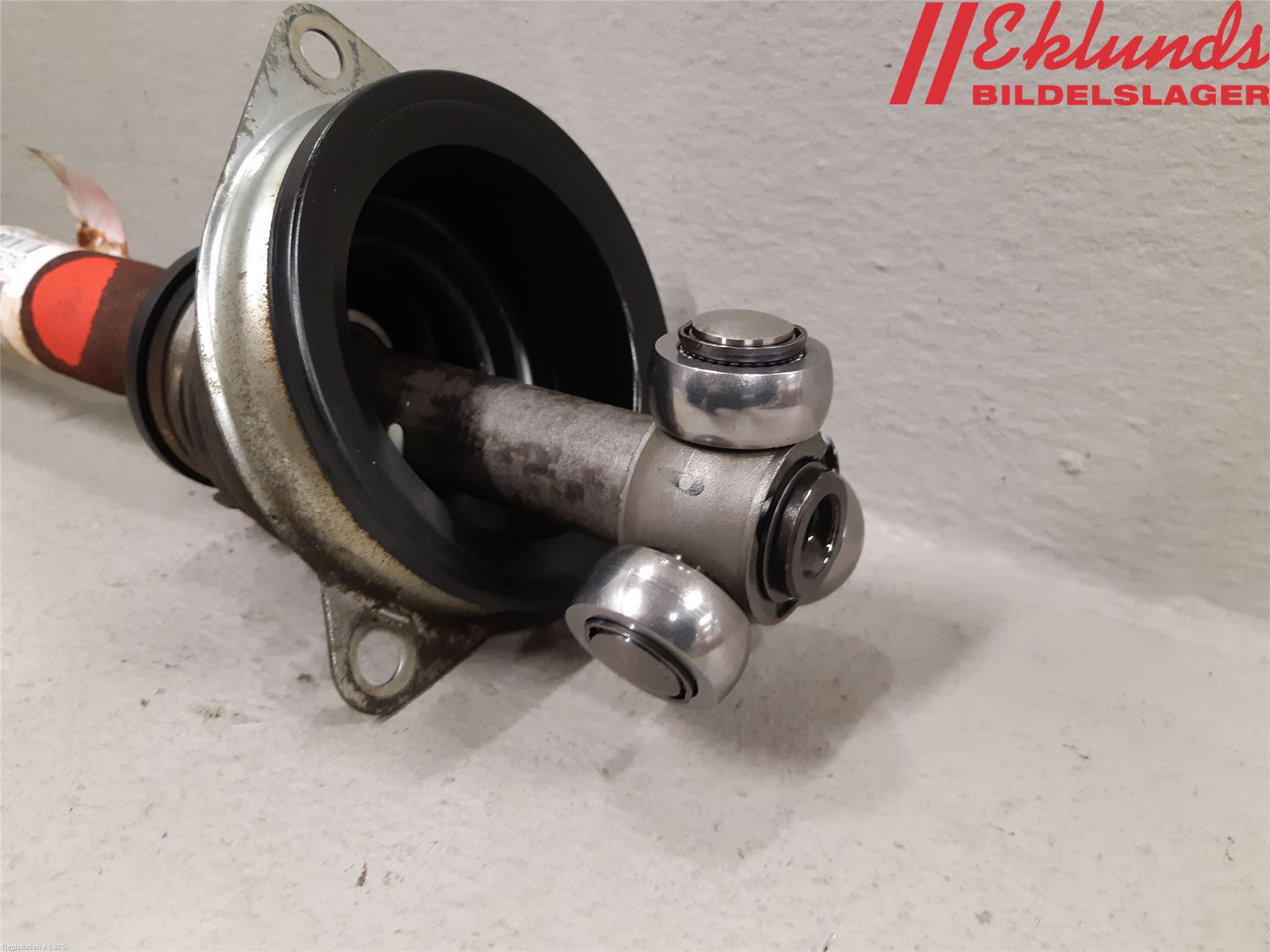 Dacia SANDERO 09-13 Drivaxel Fram Vänster