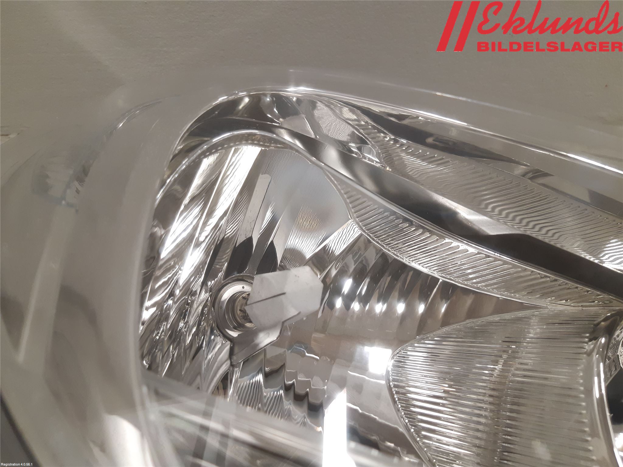 Opel CORSA D 07-14 Strålkastare Höger