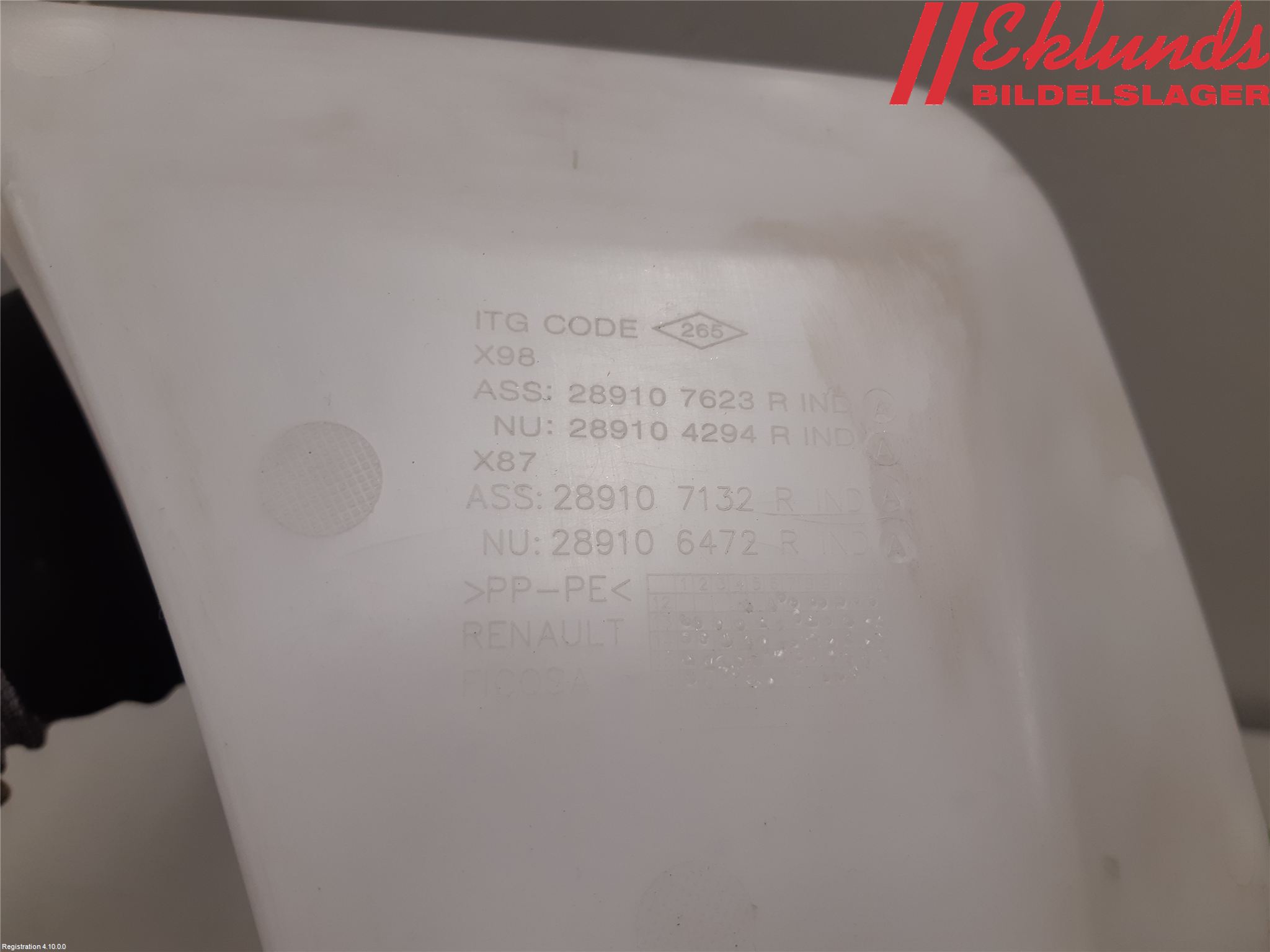 Renault CAPTUR 13-19 Spolartank Vindruta