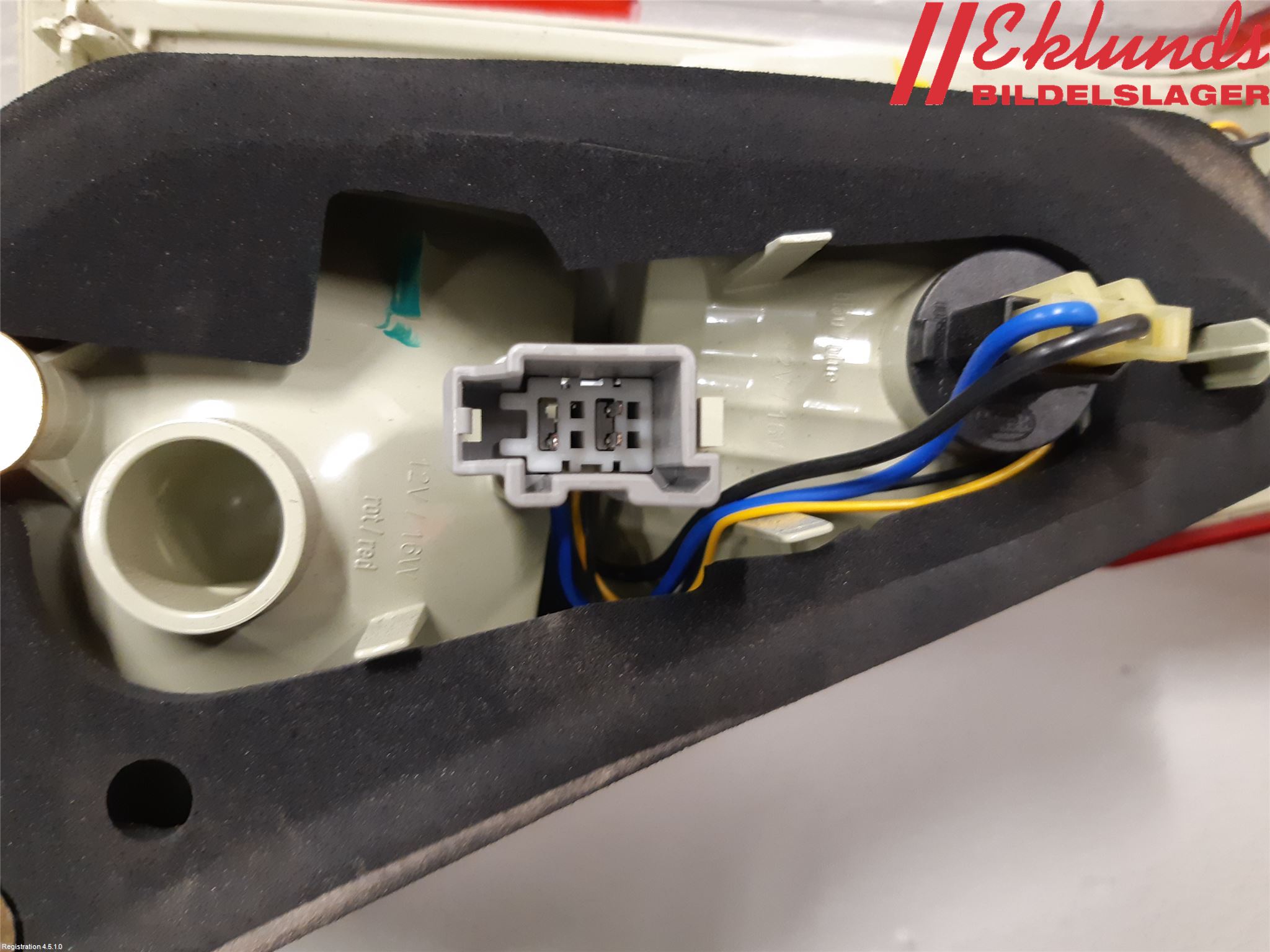 Volvo V70 08-13 Bakljus Lucka Hö