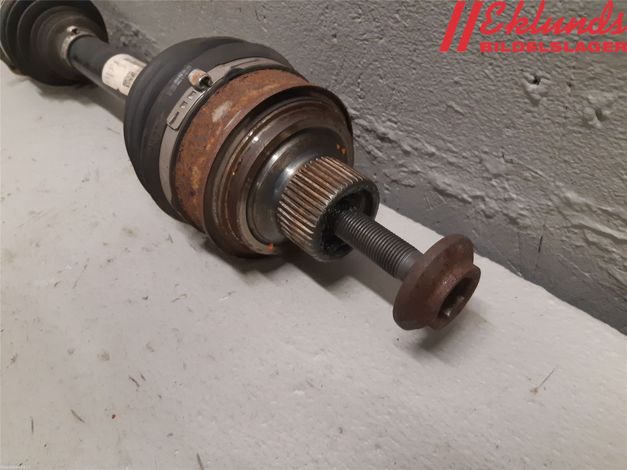 Audi A4/S4 B9 16-19 Drivaxel Fram Höger