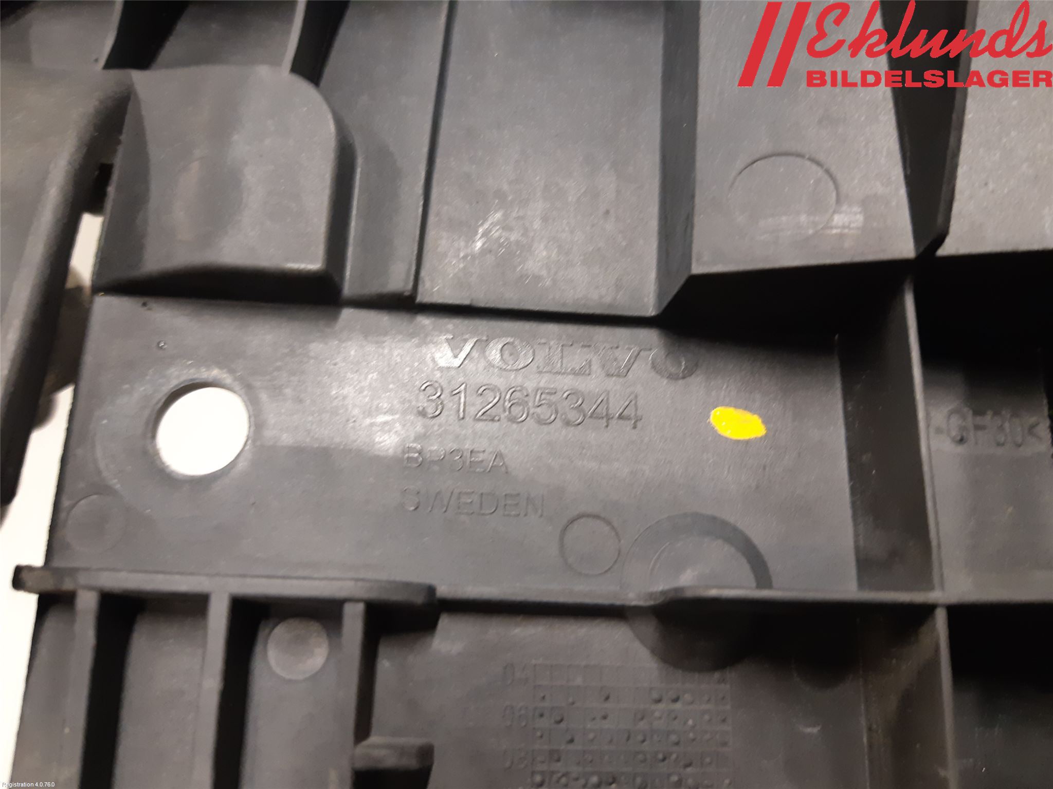 Volvo V70 08-13 Stötfångarfäste Fram Vä