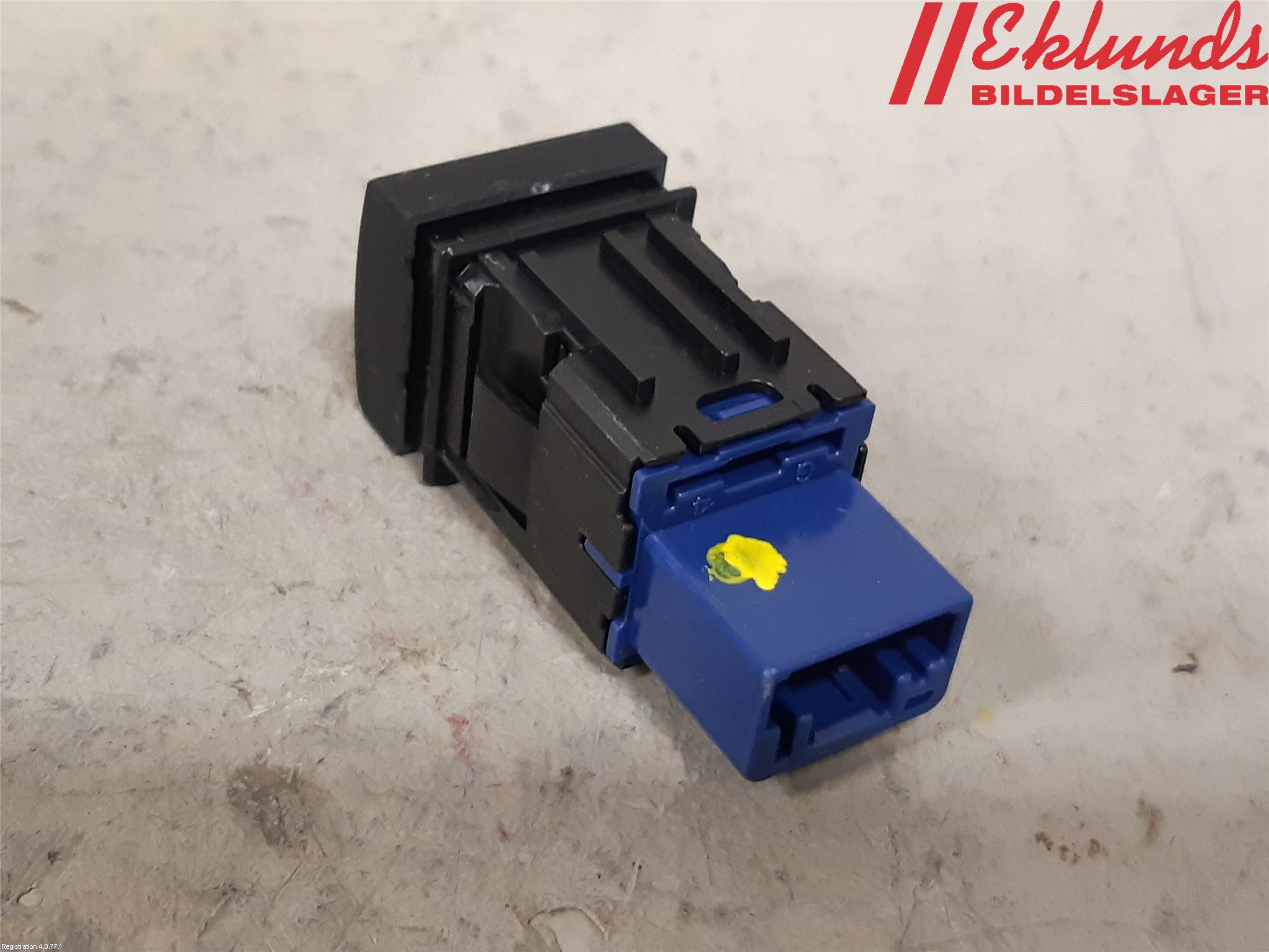 Toyota COROLLA 19- Strömställare Baklucka