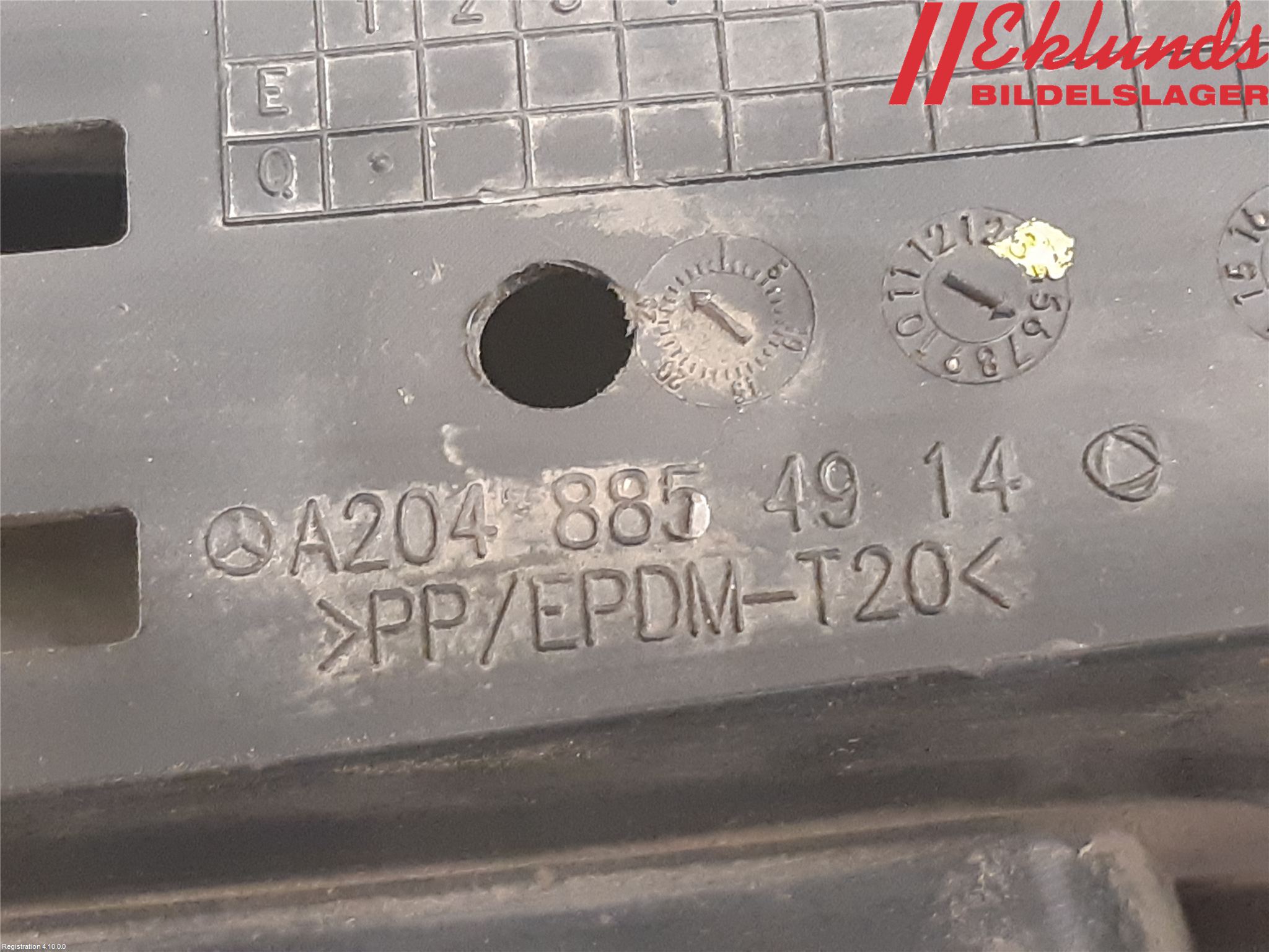 Mercedes-Benz MB C-KLASS (W204) 07-15 Stötfångarfäste Bak Hö