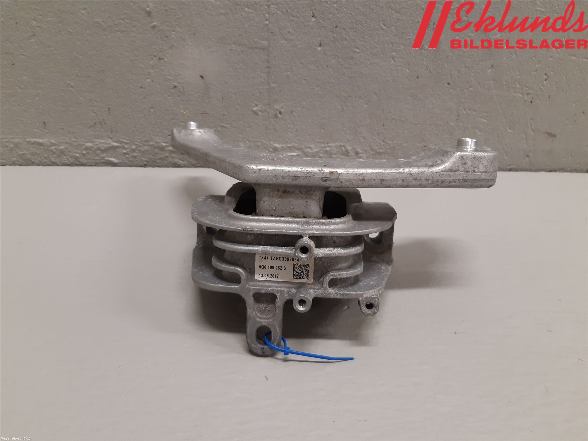 Volkswagen VW PASSAT 15-19 Motorfäste