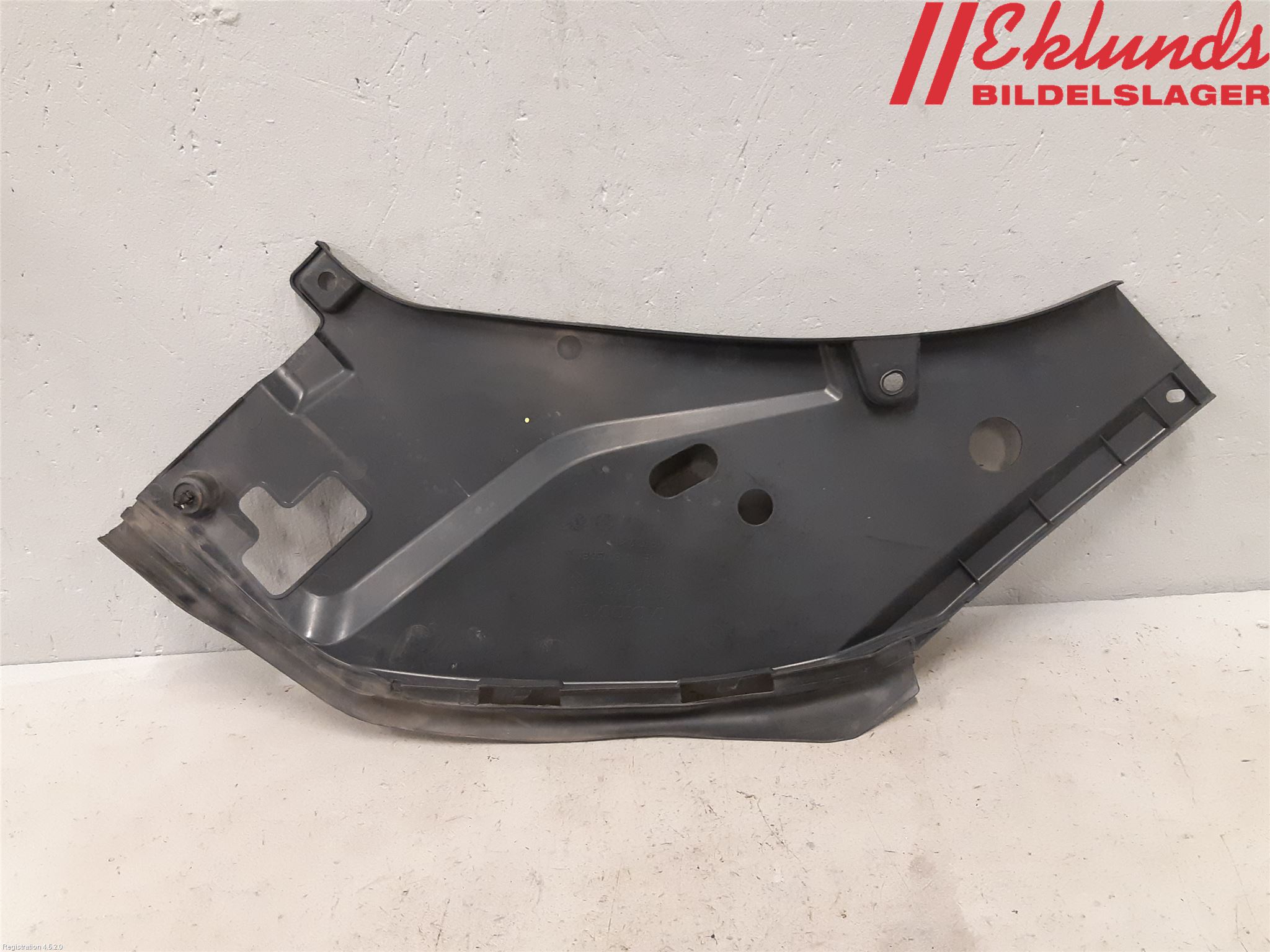 Volvo V90 17->> Täckplast Front