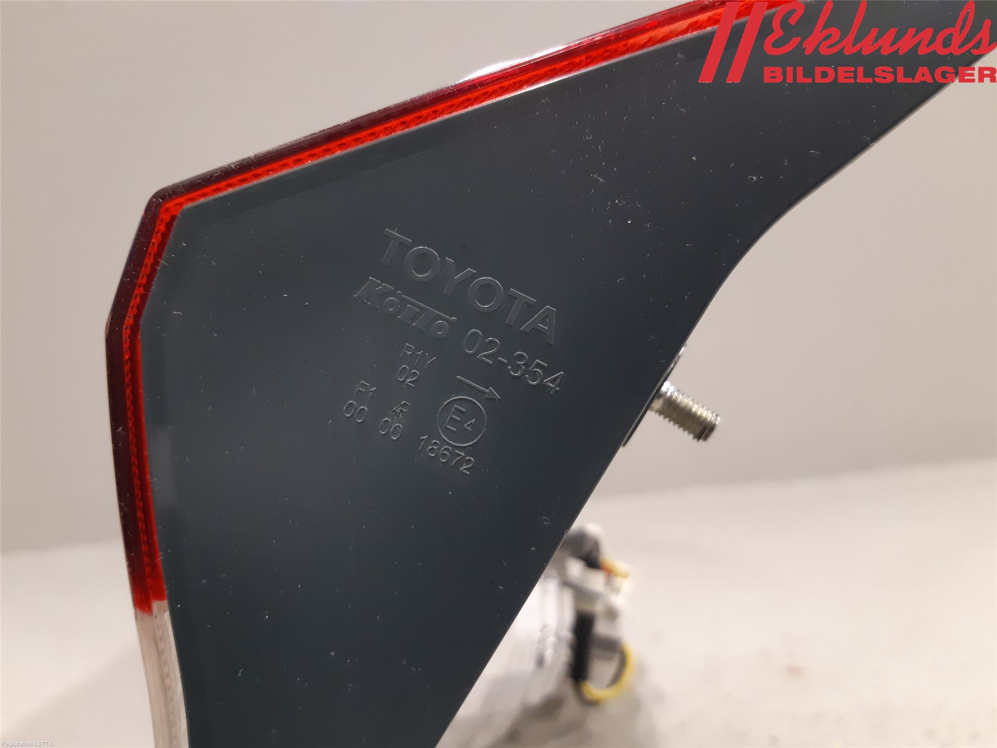 Toyota AURIS 13-19 Bakljus Lucka Hö