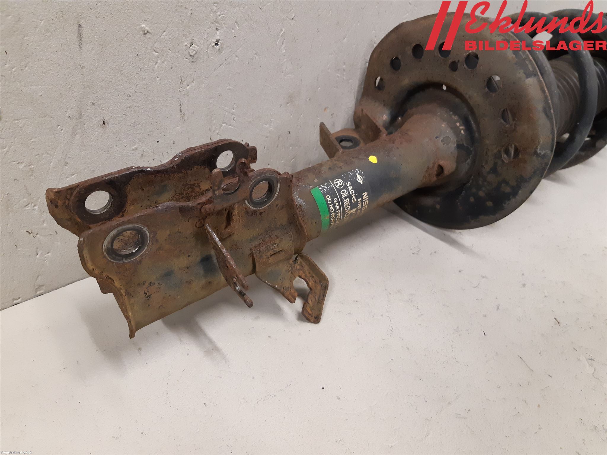 Nissan QASHQAI   07-10 Fjäderben Fram Höger
