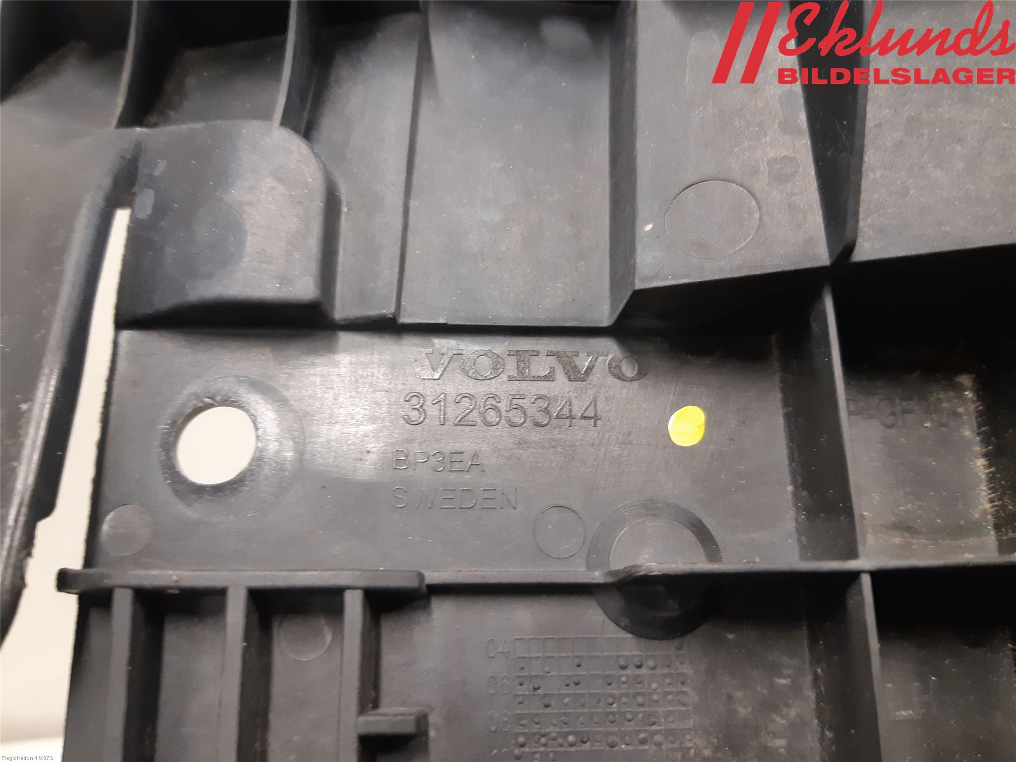 Volvo V70 08-13 Stötfångarfäste Fram Vä