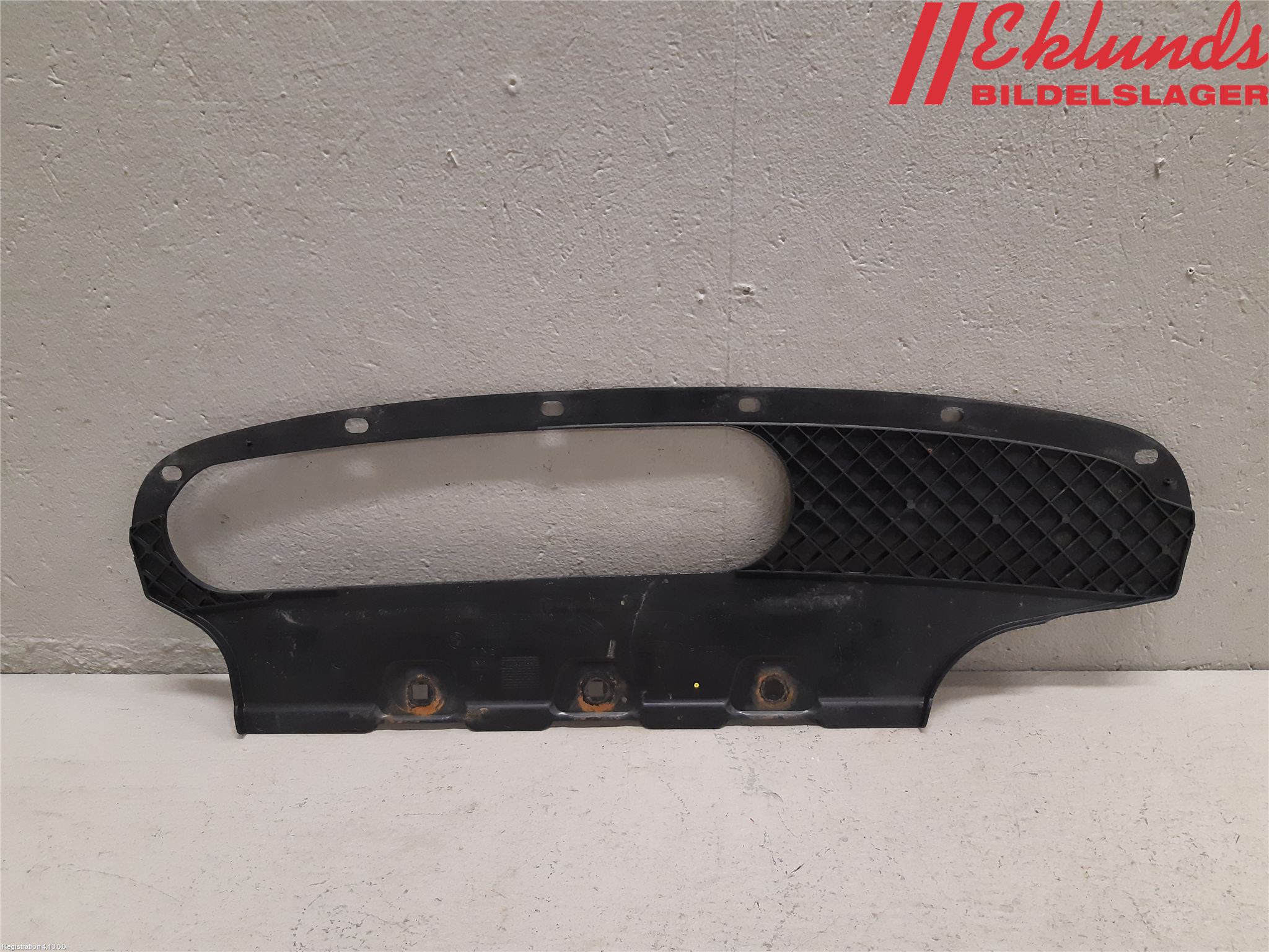 BMW 5 F10/F11/F18 09-17 Stötfångardel Bak Mitt