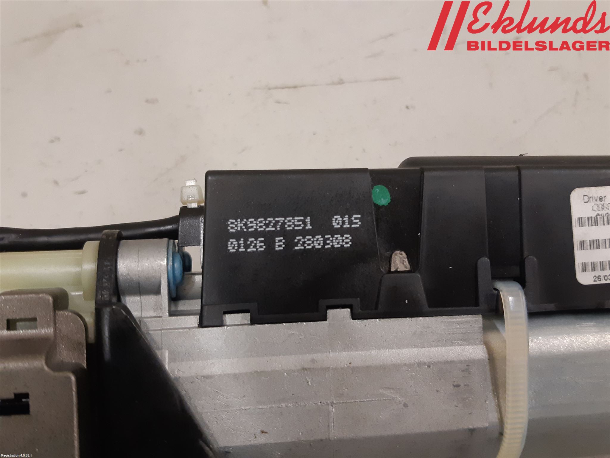Audi A4/S4 08-11 Bakluckeöppnare Automatisk
