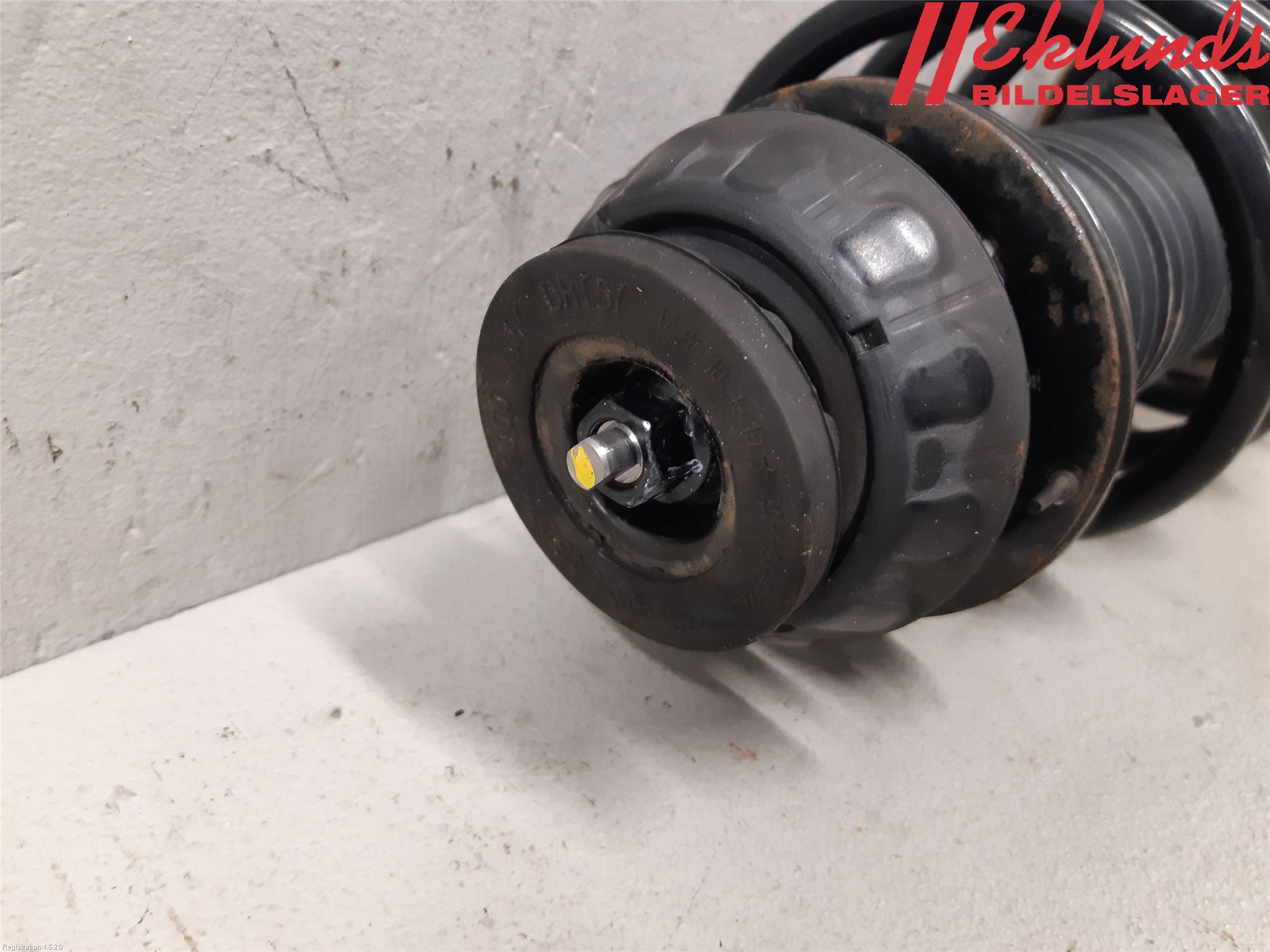 Kia STONIC 18->> Fjäderben Fram Höger