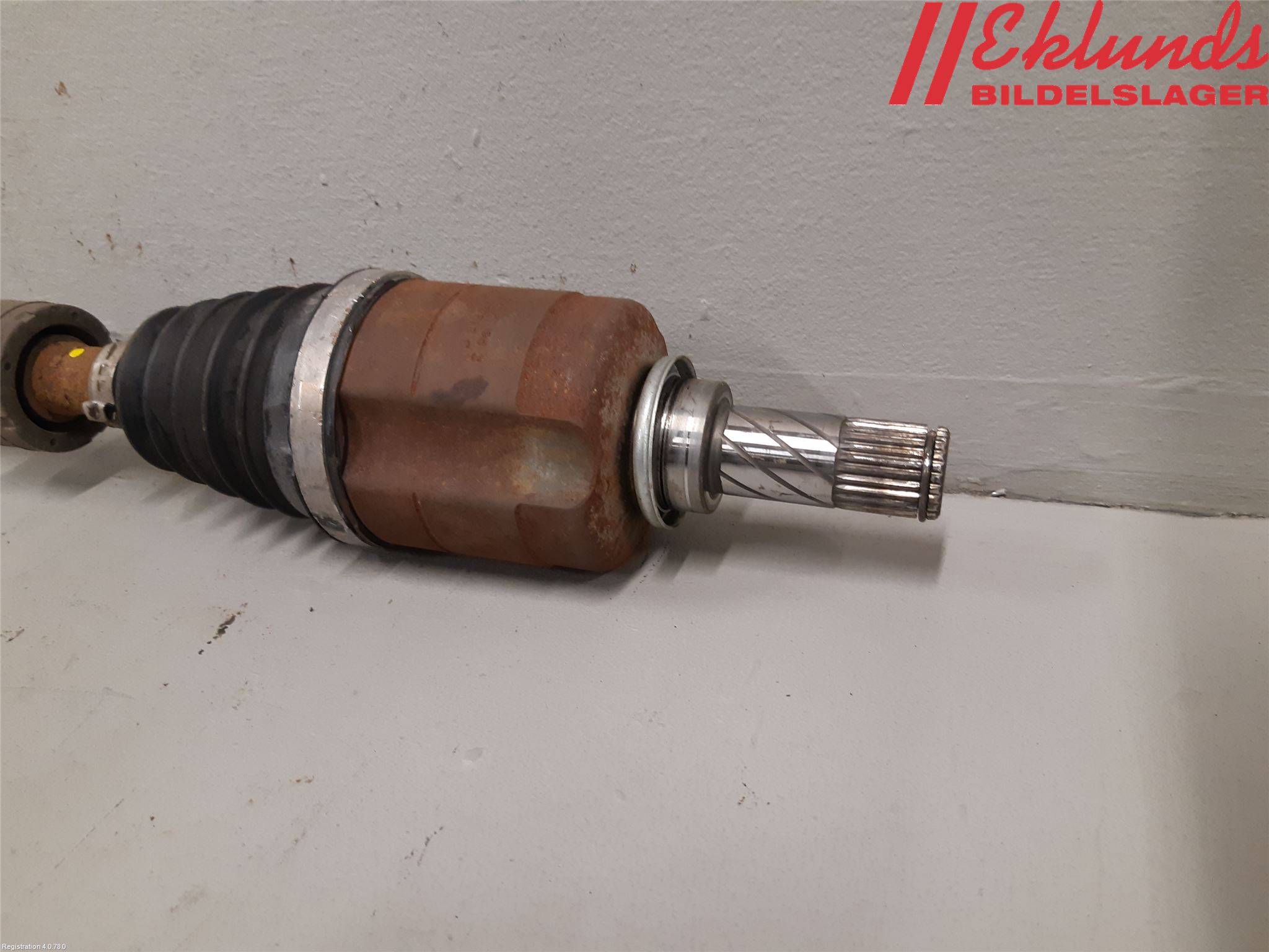 Dacia DUSTER 10-17 Drivaxel Fram Vänster