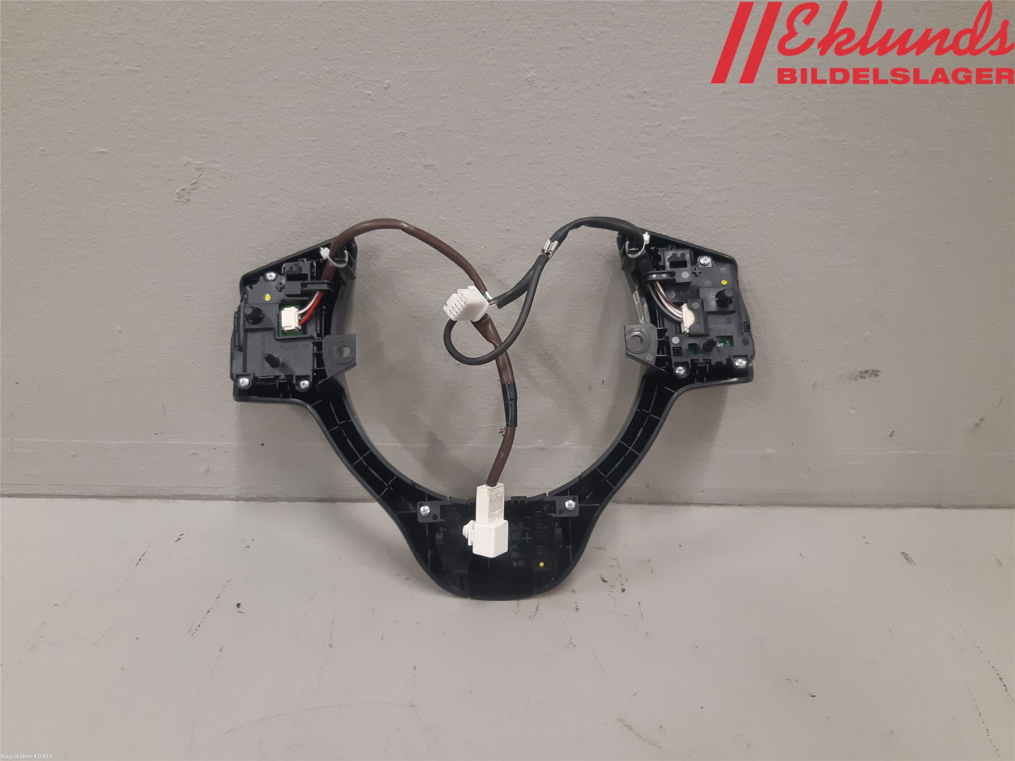 Toyota YARIS XP130 15-20 Strömställare Övrigt