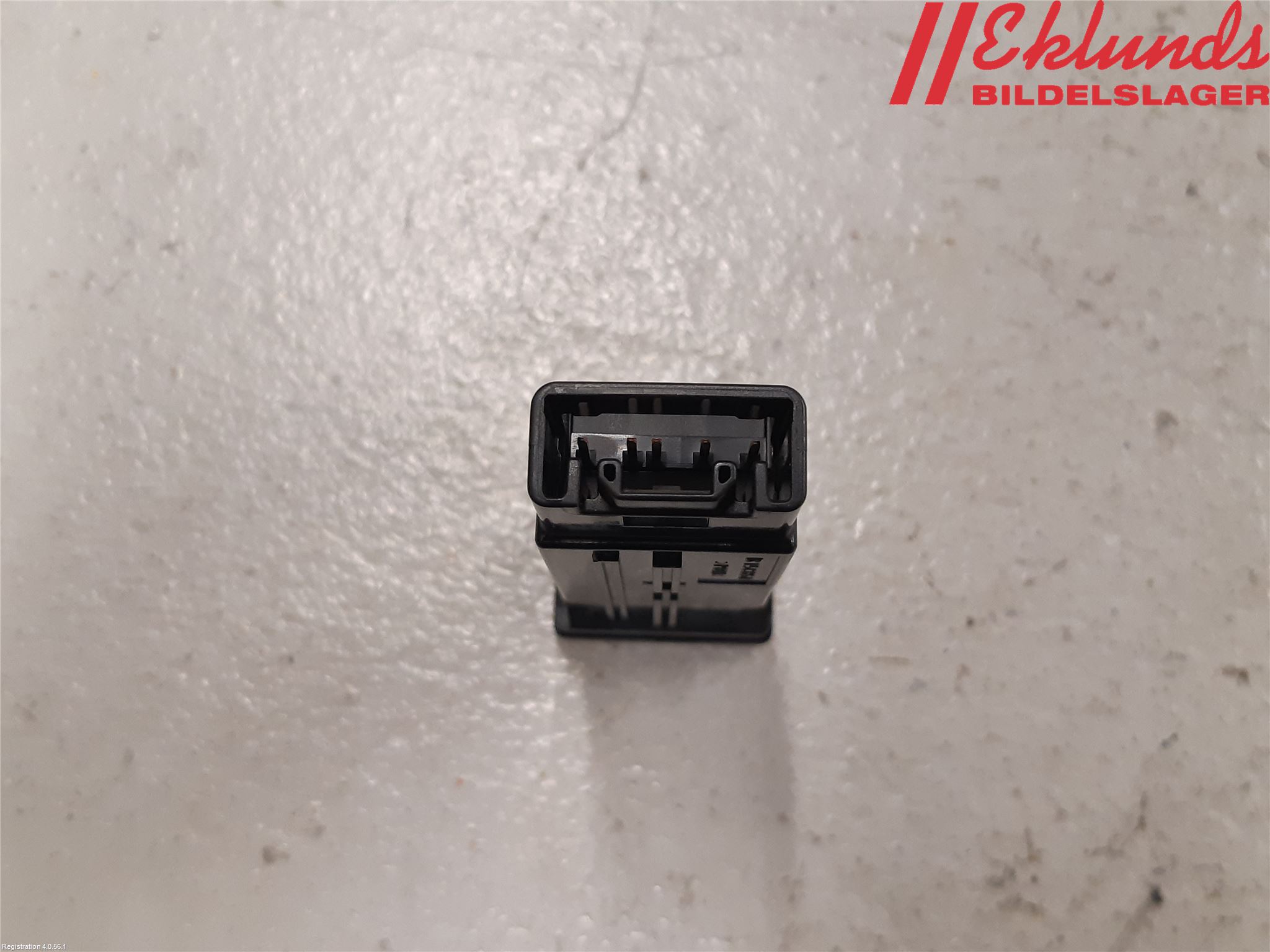 Toyota RAV4 13-18 Strömställare Övrigt