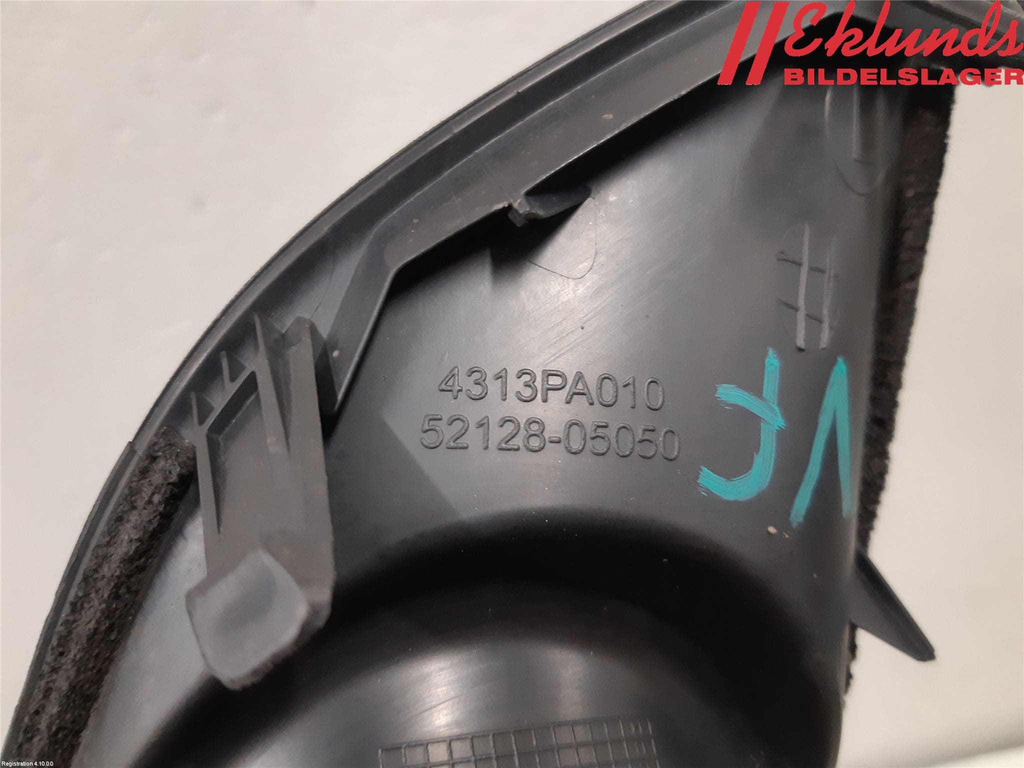 Toyota AVENSIS 03-06 Dimljussarg Fram