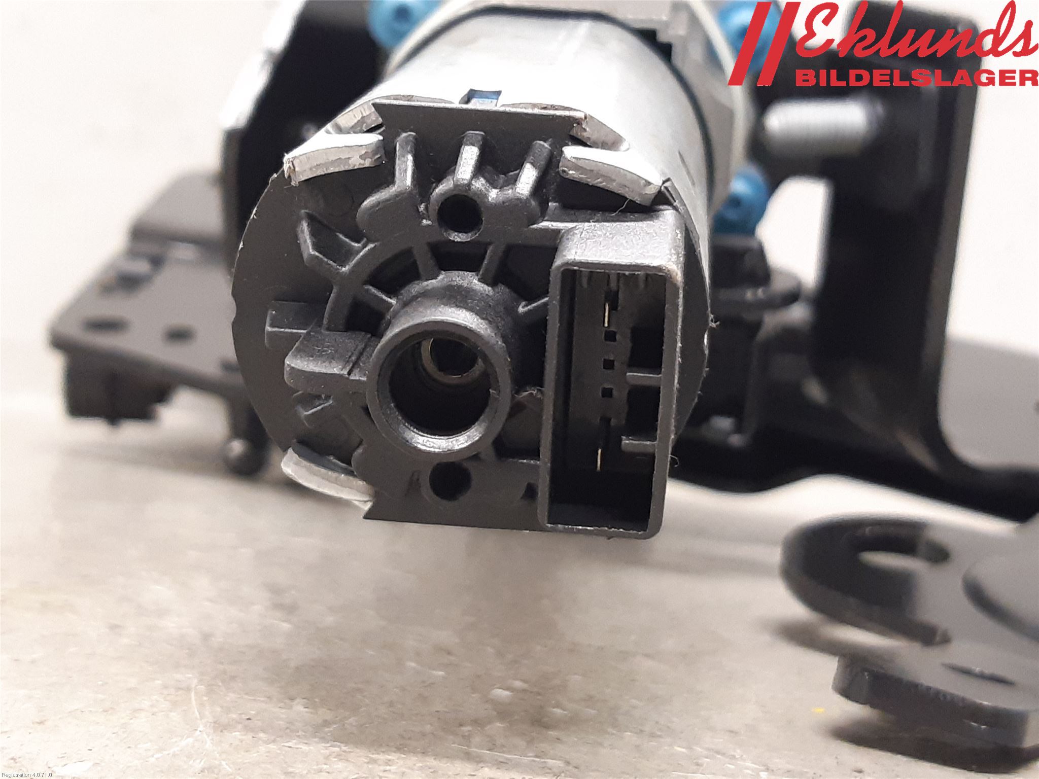 Audi A7/S7 4G 11-17 Bakluckeöppnare Automatisk