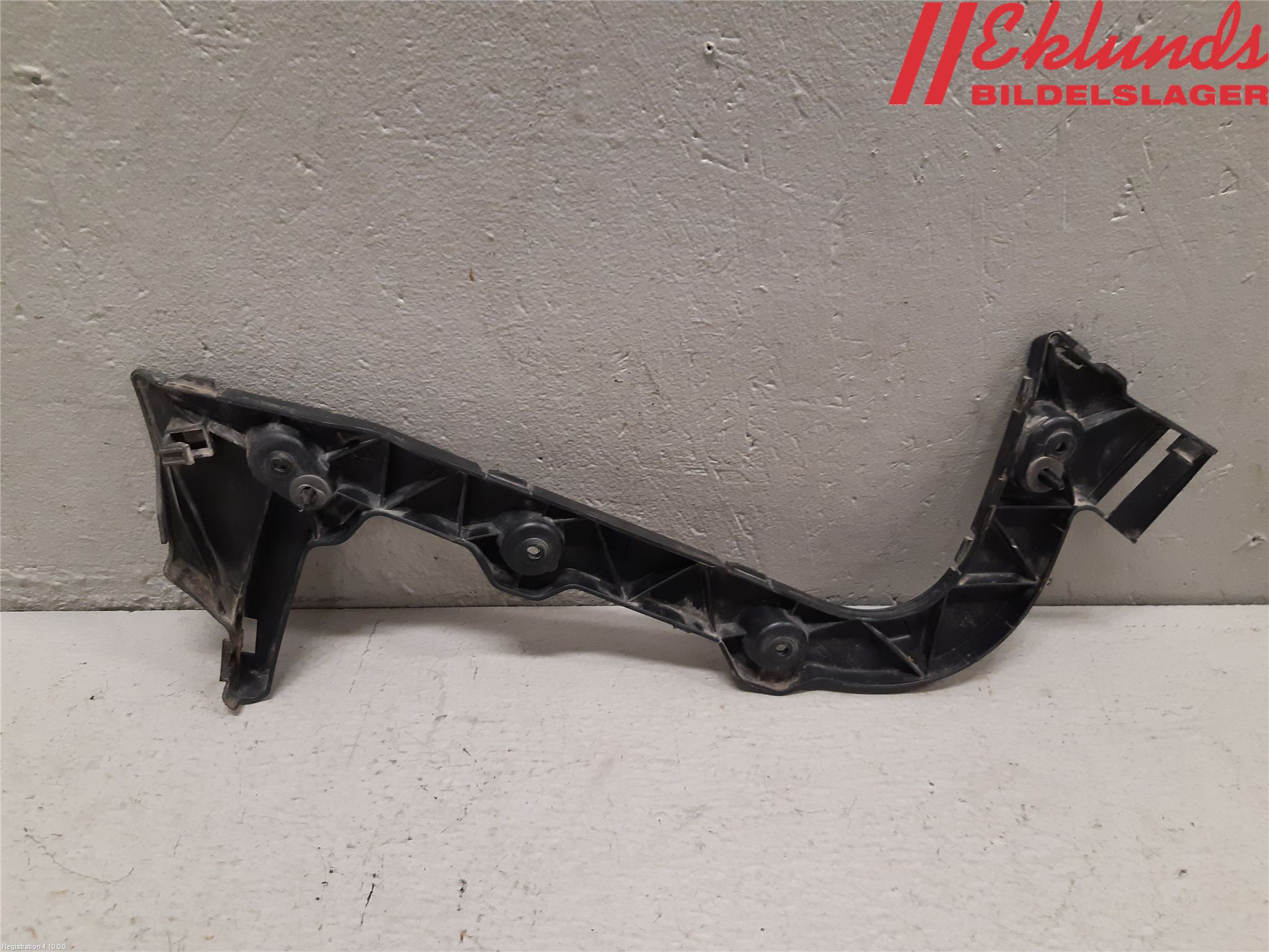 Ford FOCUS 15-18 Stötfångarfäste Bak Hö