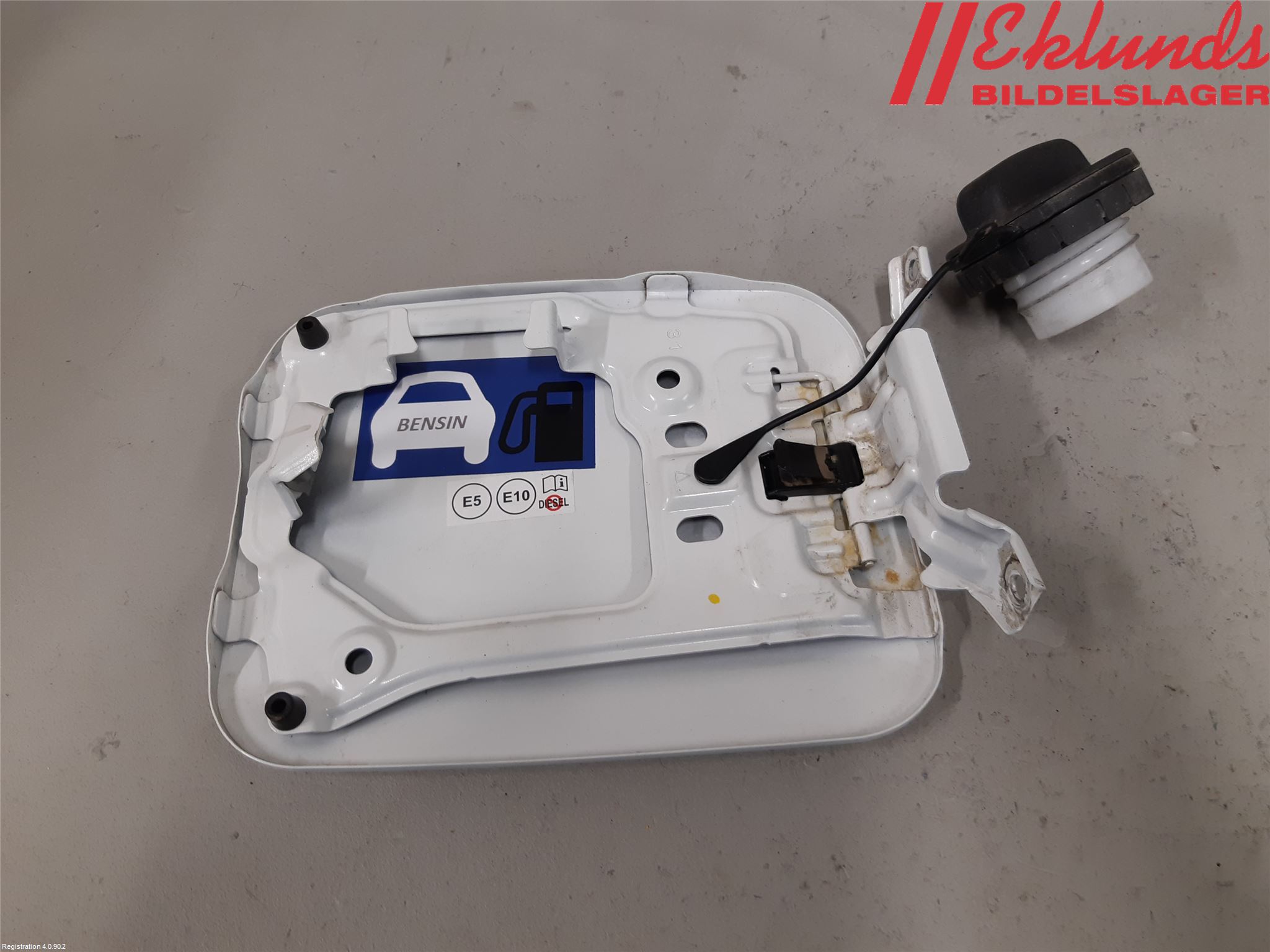 Toyota RAV4 19- Tanklucka