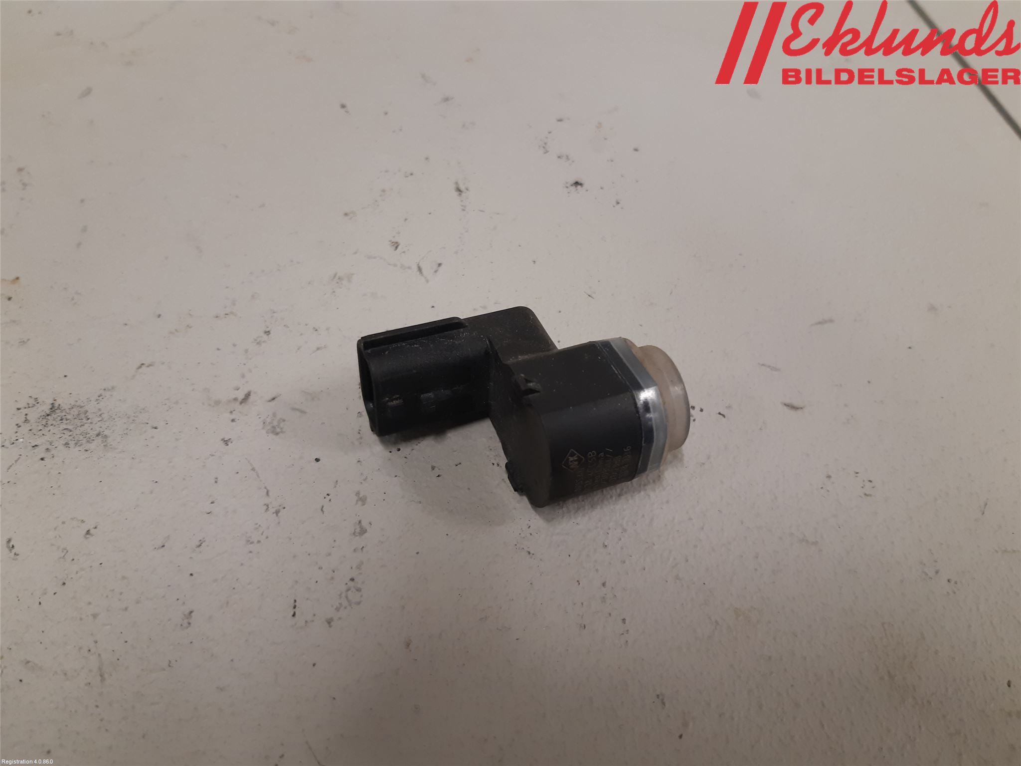 Nissan X-TRAIL 14-21 Parkeringshjälp Frontsensor