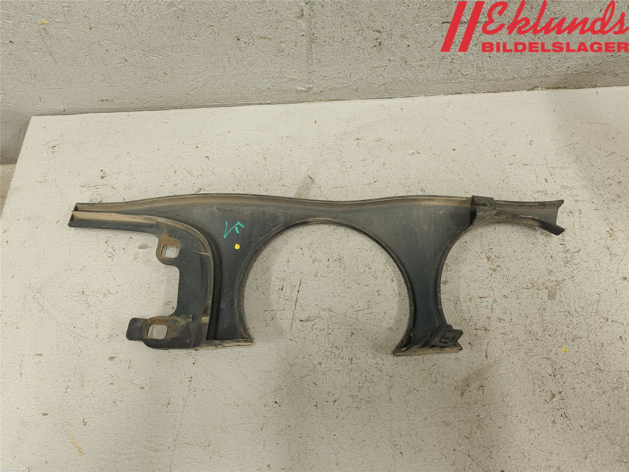 Jaguar XJ X308        98-02 Strålkastarsarg Vänster