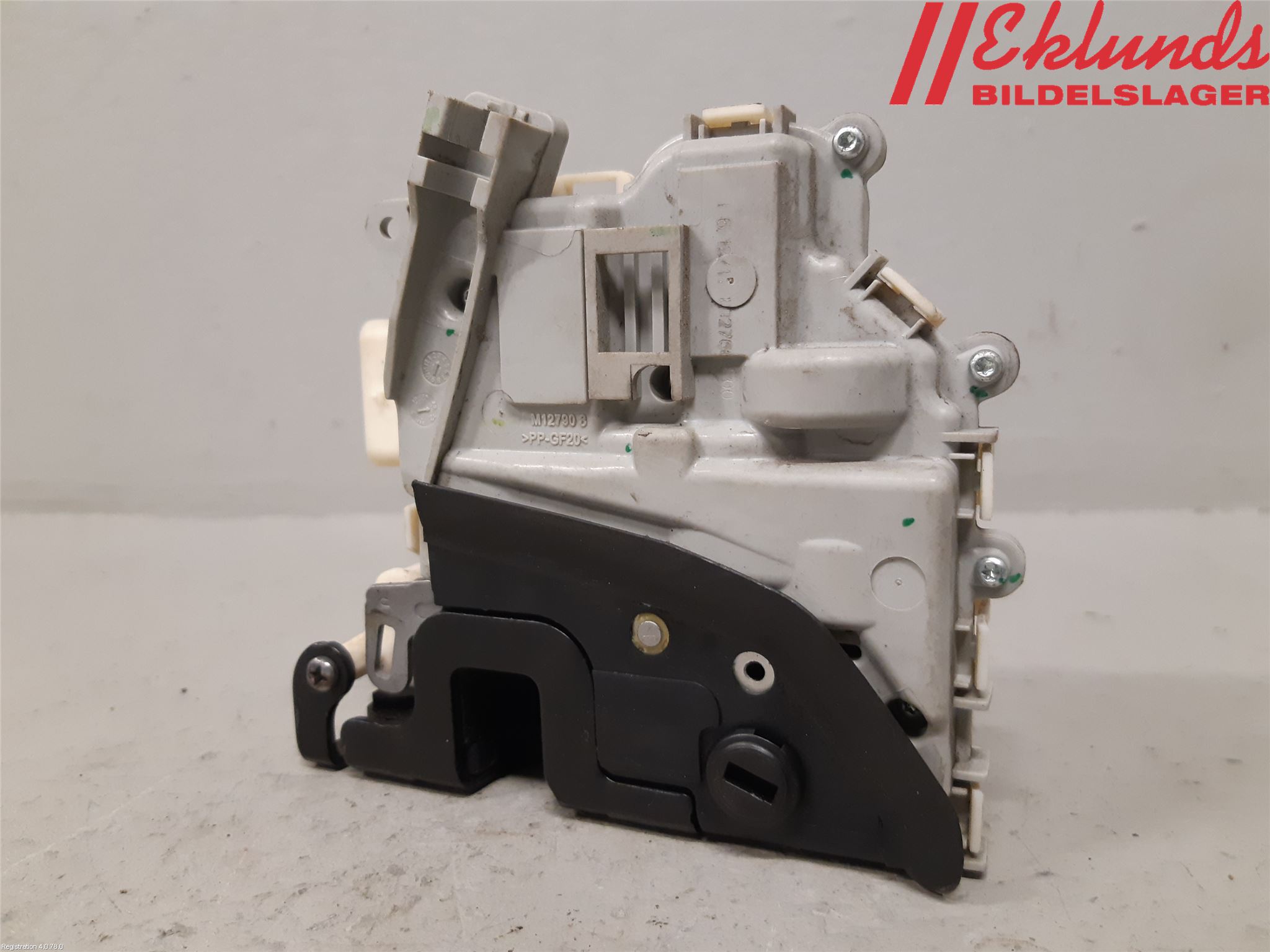 Audi A4 ALLROAD 09-16 Låskista-Dörrlås