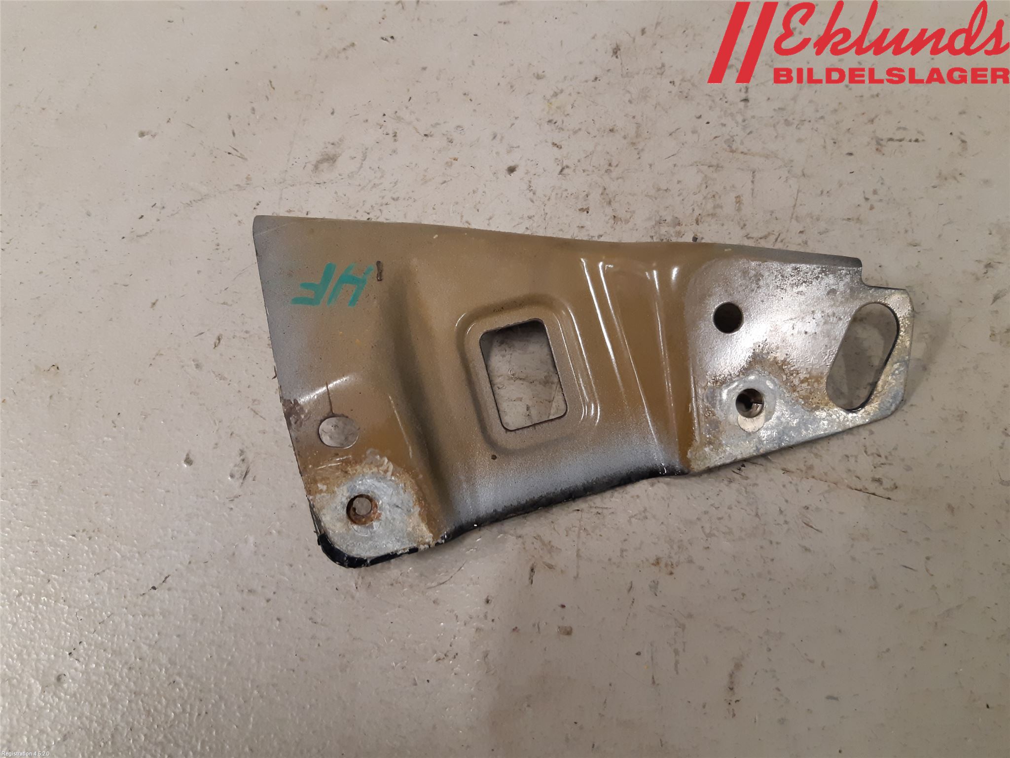 Fiat 500 07- Skärmfäste Fram Hö