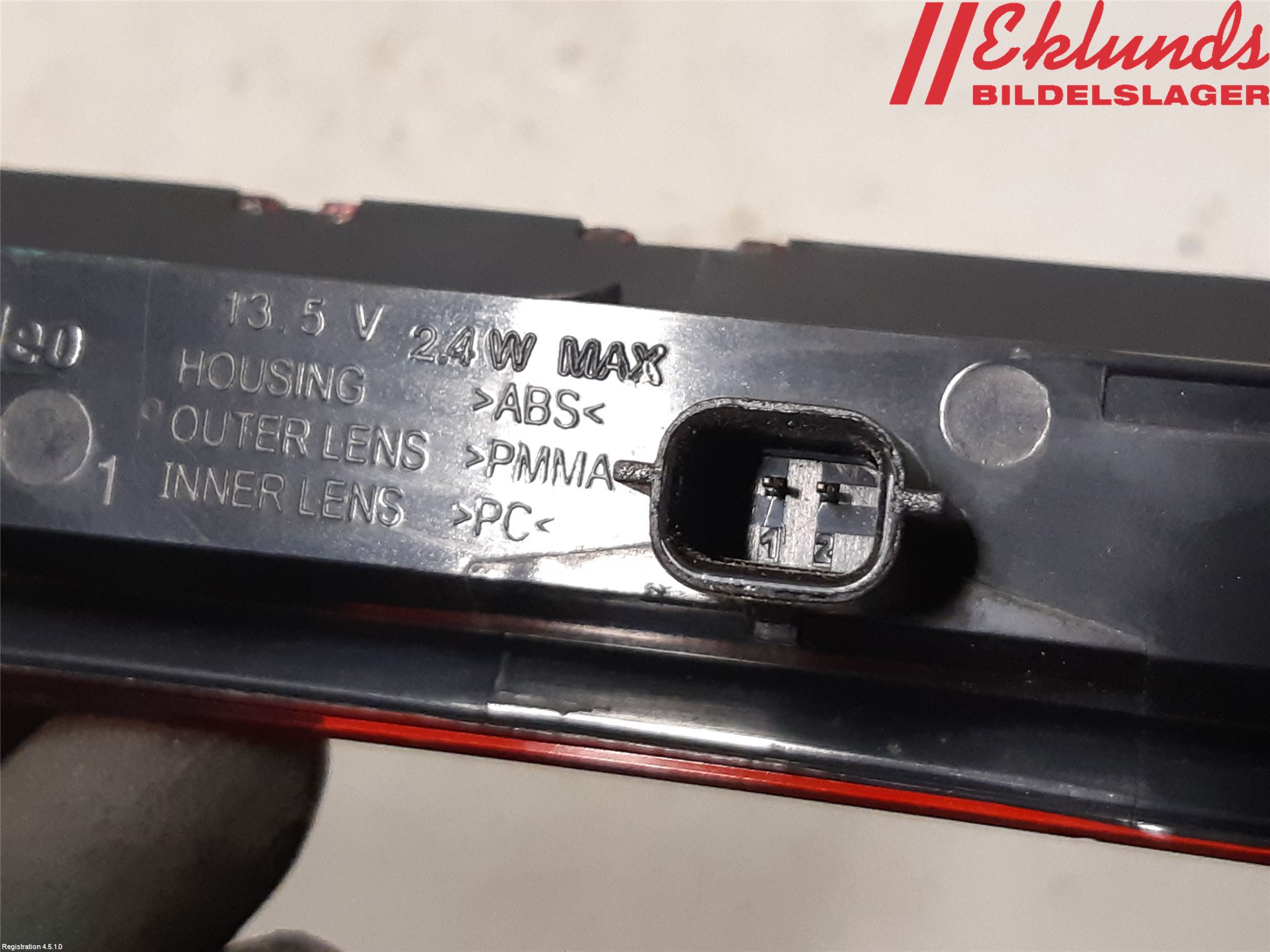 Renault CAPTUR 13-19 Bromsljus Bakruta