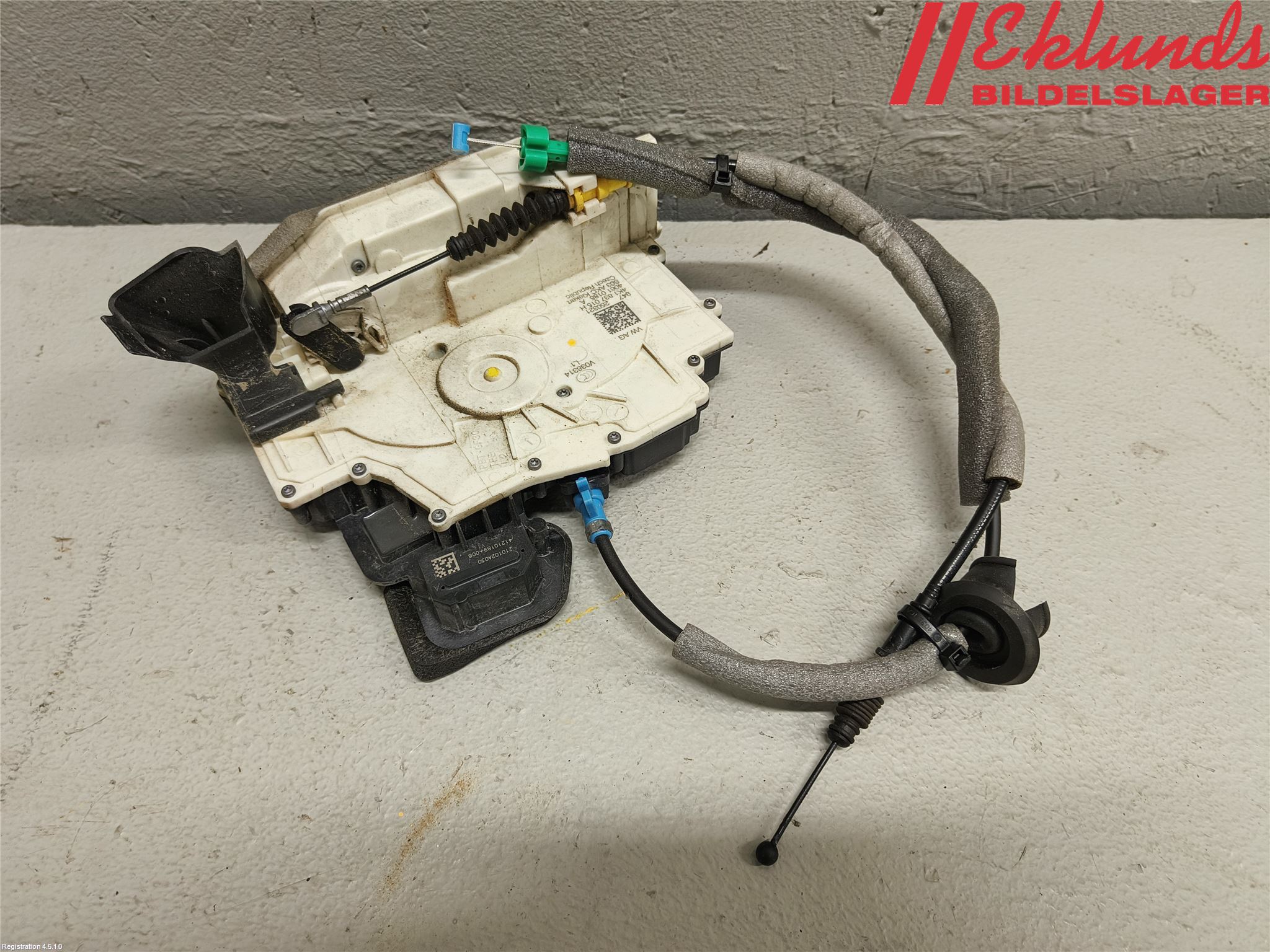 Audi A6 F2/C8 19- Låskista-Dörrlås