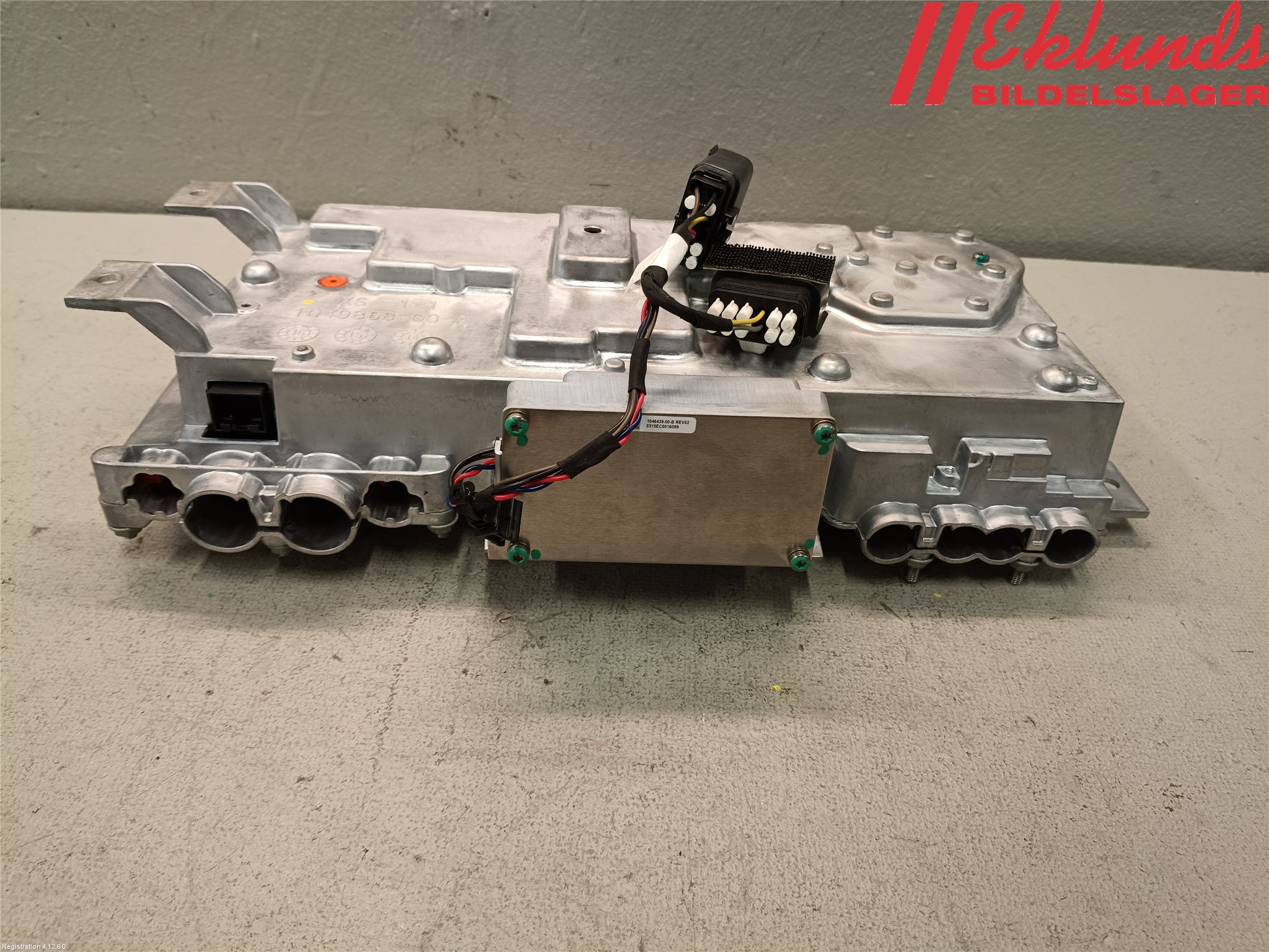 Tesla MODEL S 13- Inverter 12 -> 220 V