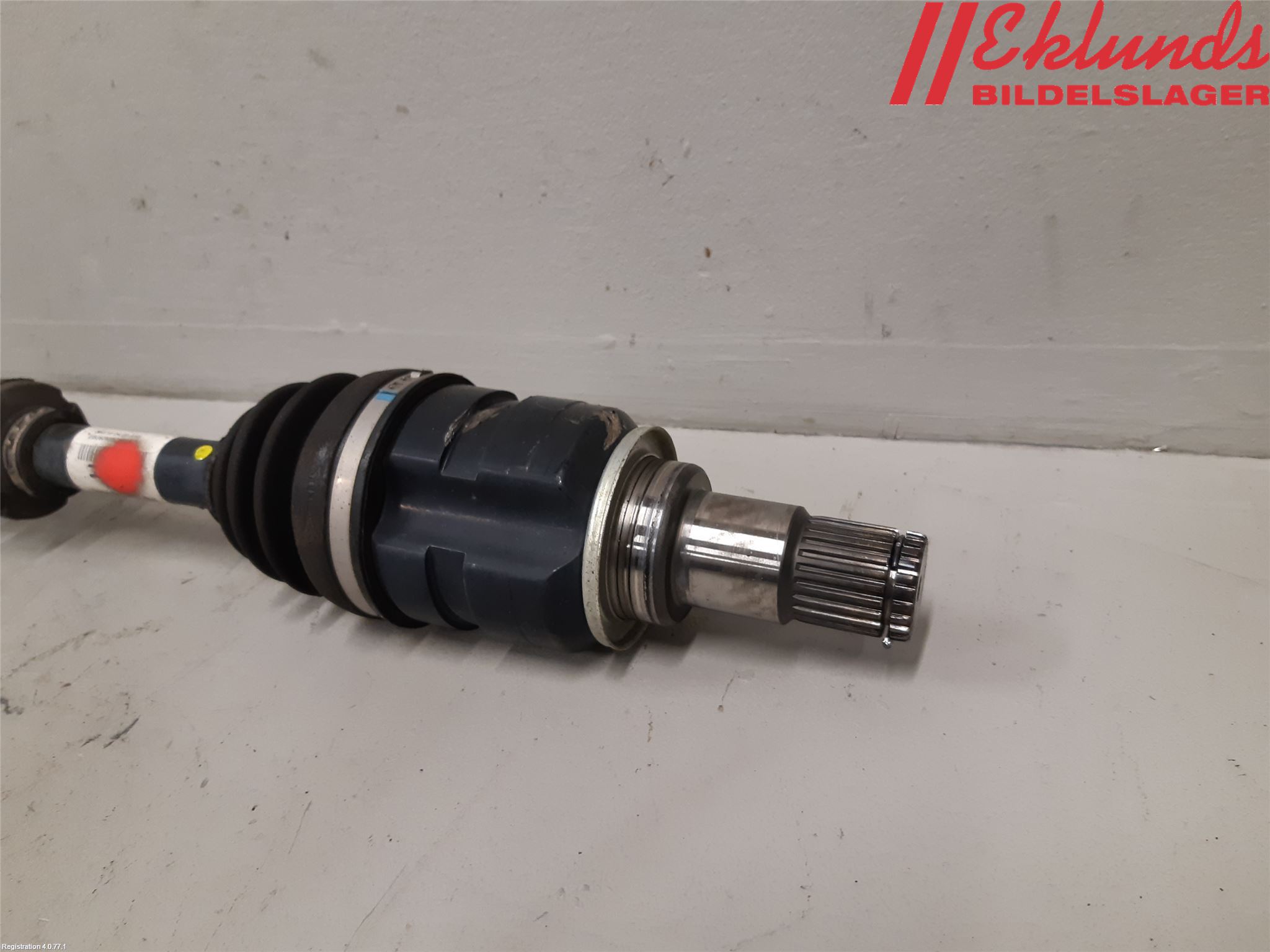 Toyota AURIS 13-19 Drivaxel Fram Vänster