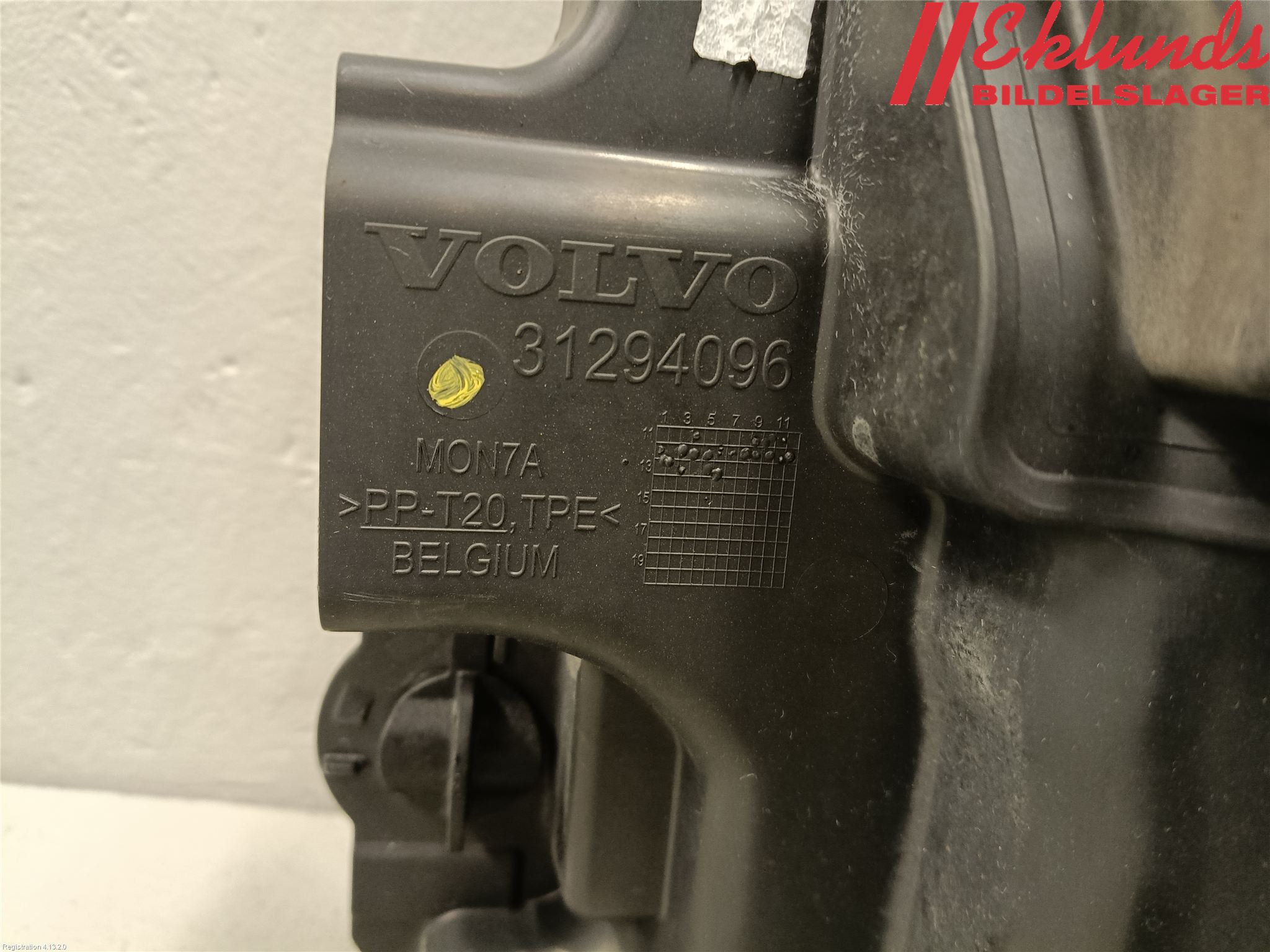 Volvo V40 12-19 Deflektor Plåt-Plast Kylning