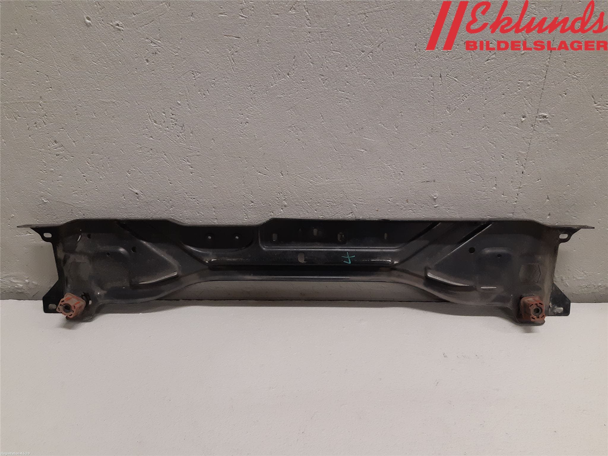 Mercedes-Benz MB E-KLASS (W212) 09-16 Frontplåt