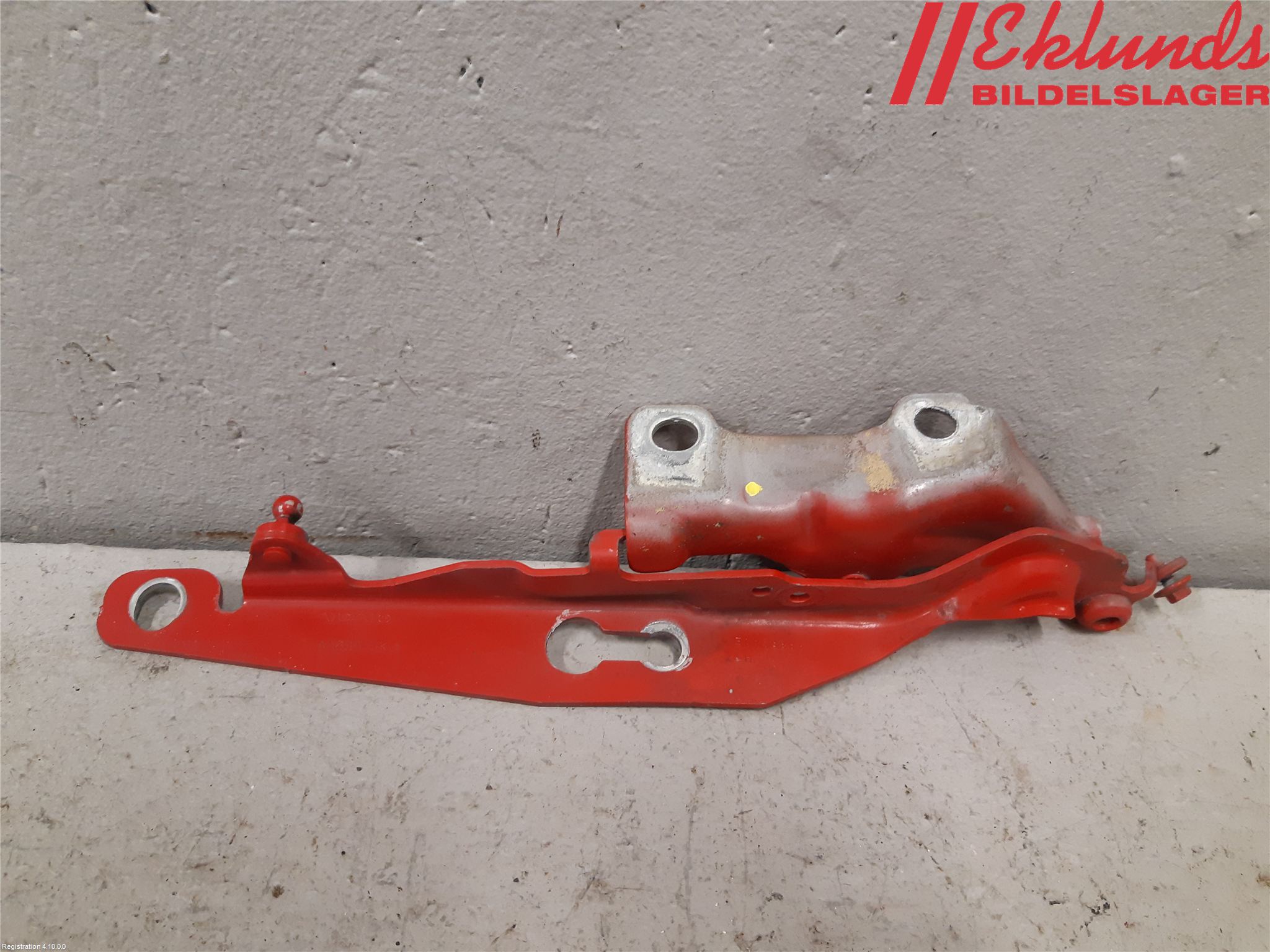 Volvo V70 08-13 Huvgångjärn