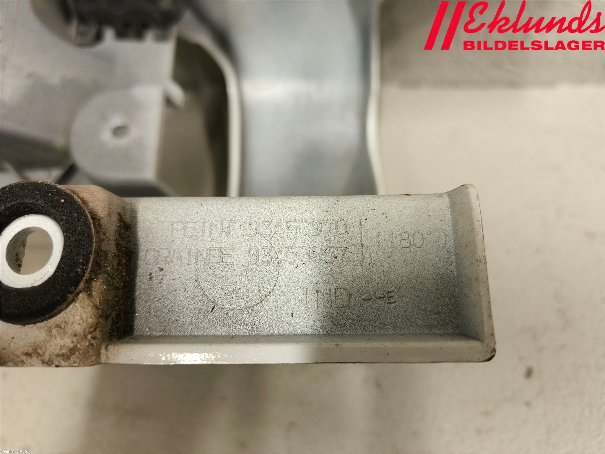 Nissan NV300 16-22 Bakljussarg