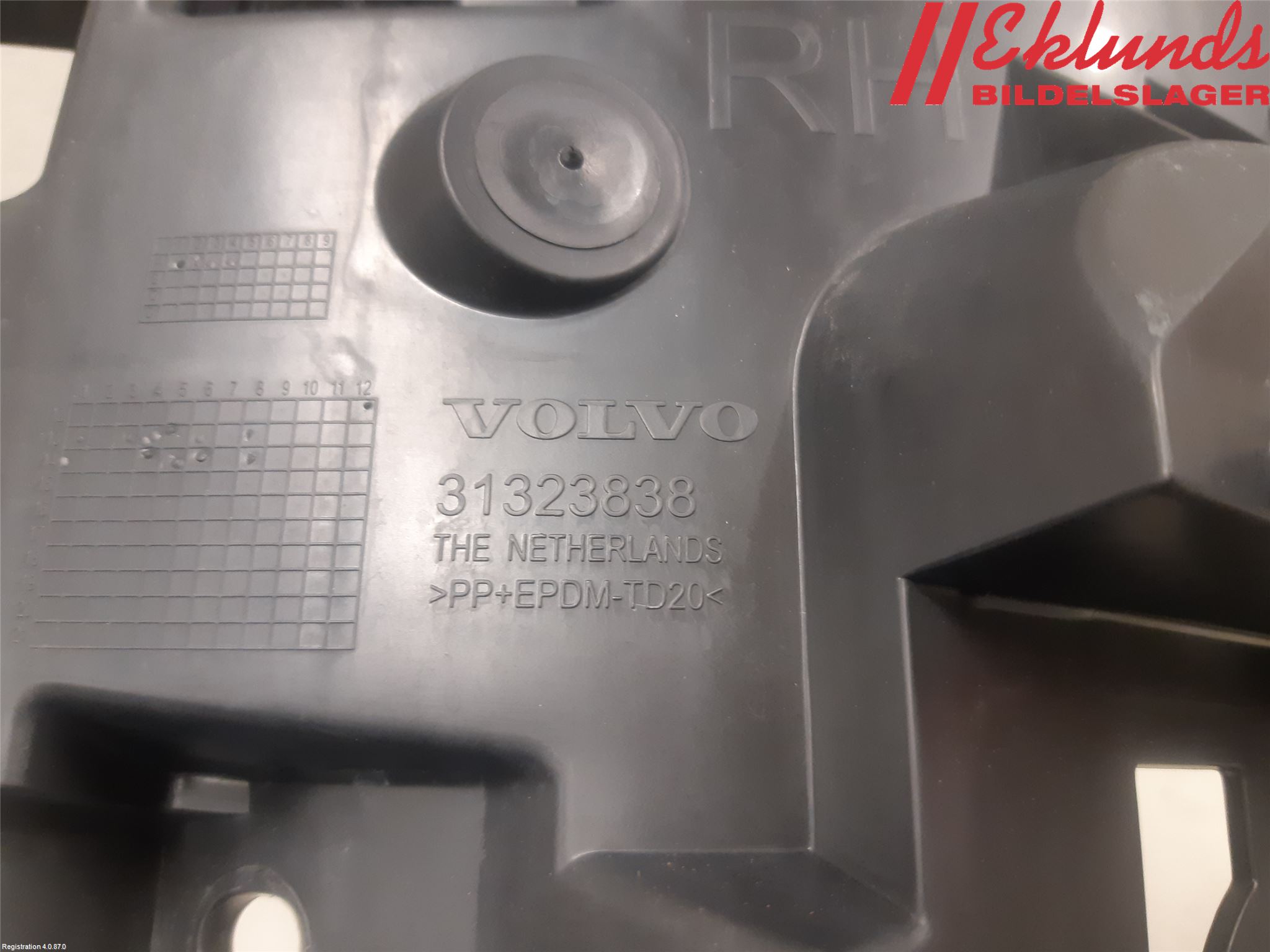 Volvo S60 11-13 Stötfångarfäste Bak Hö