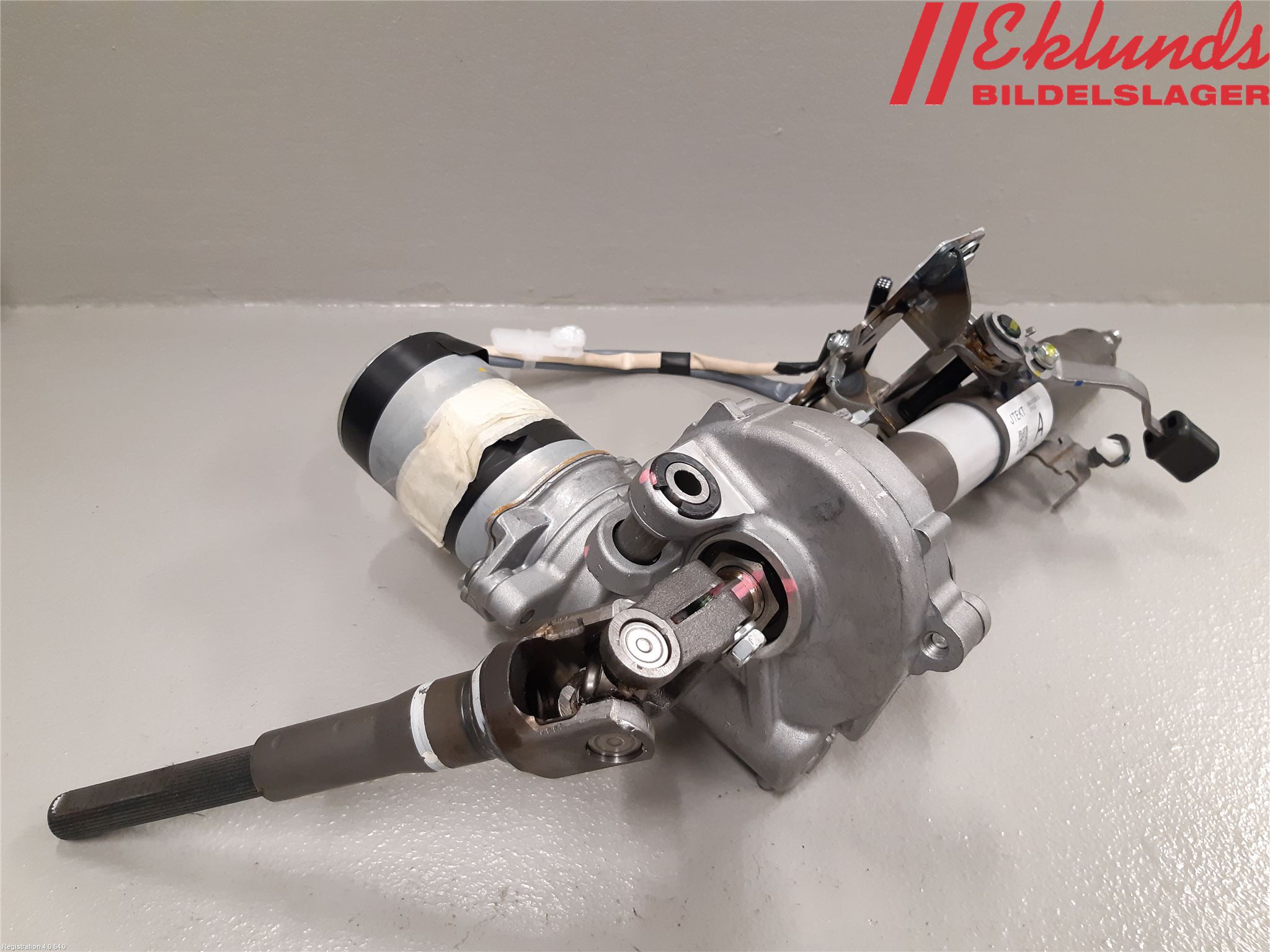 Toyota YARIS XP130 15-20 Rattaxelagg Med Inb Servo