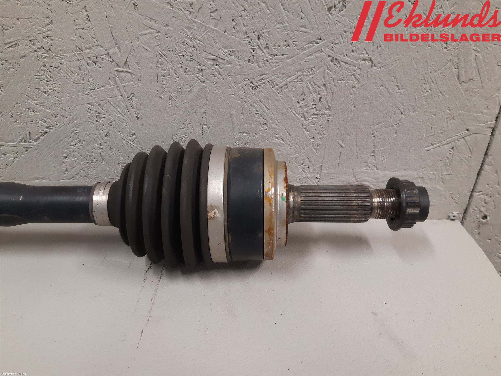 Toyota C-HR 16-23 Drivaxel Fram Höger