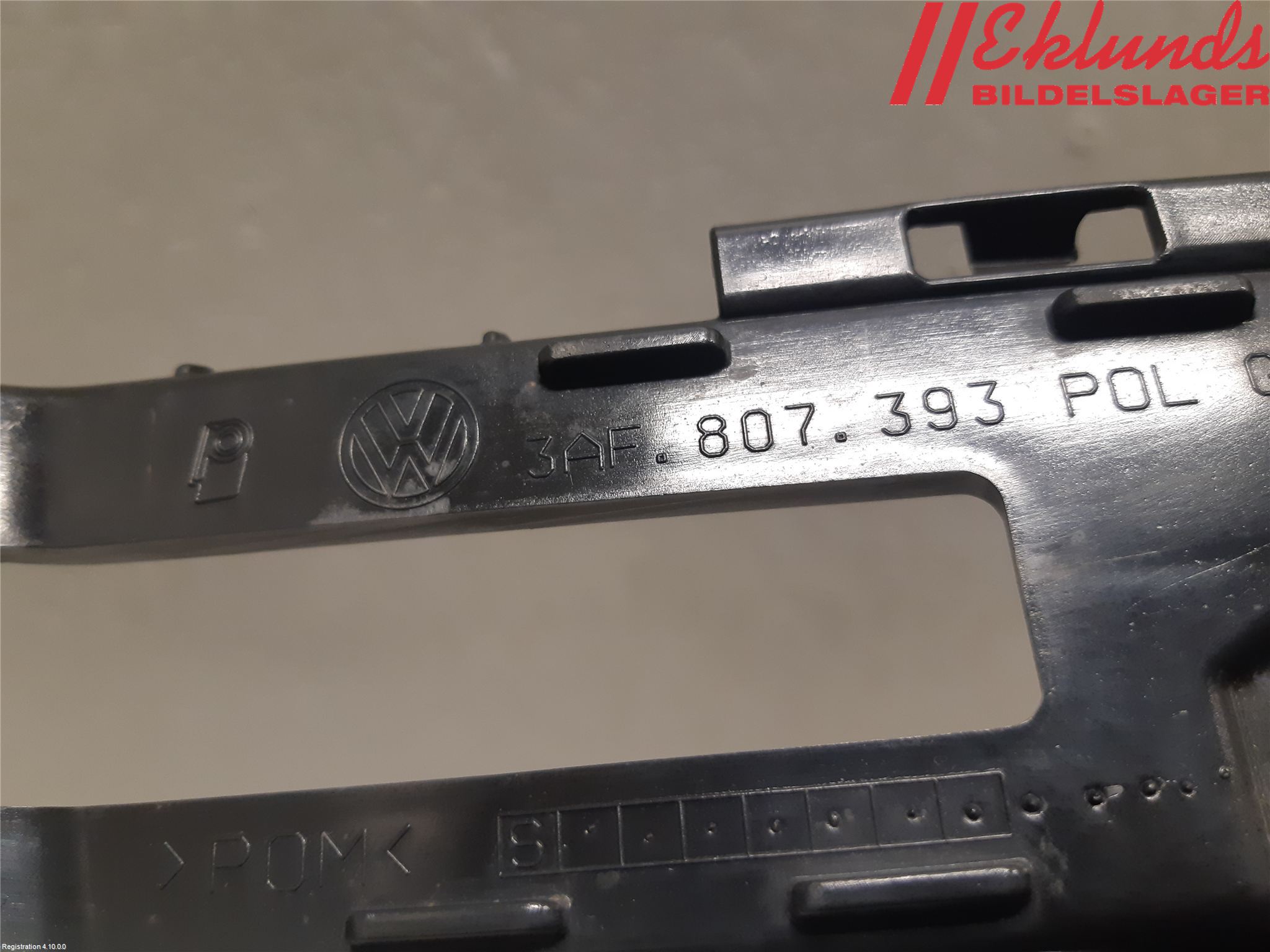 Volkswagen VW PASSAT 11-14 Stötfångarfäste Bak Vä