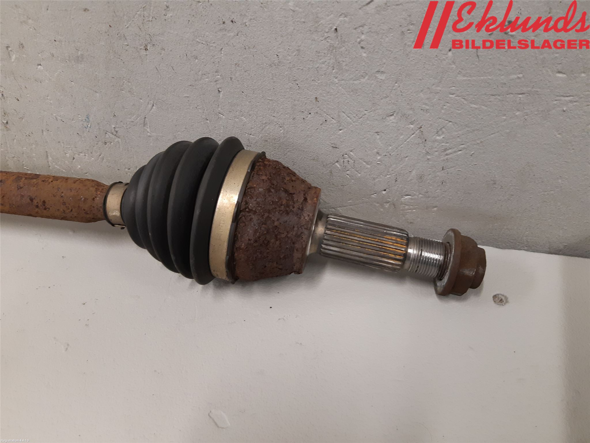 Ford TRANSIT/TOURNEO COURIER 13-23 Drivaxel Fram Höger