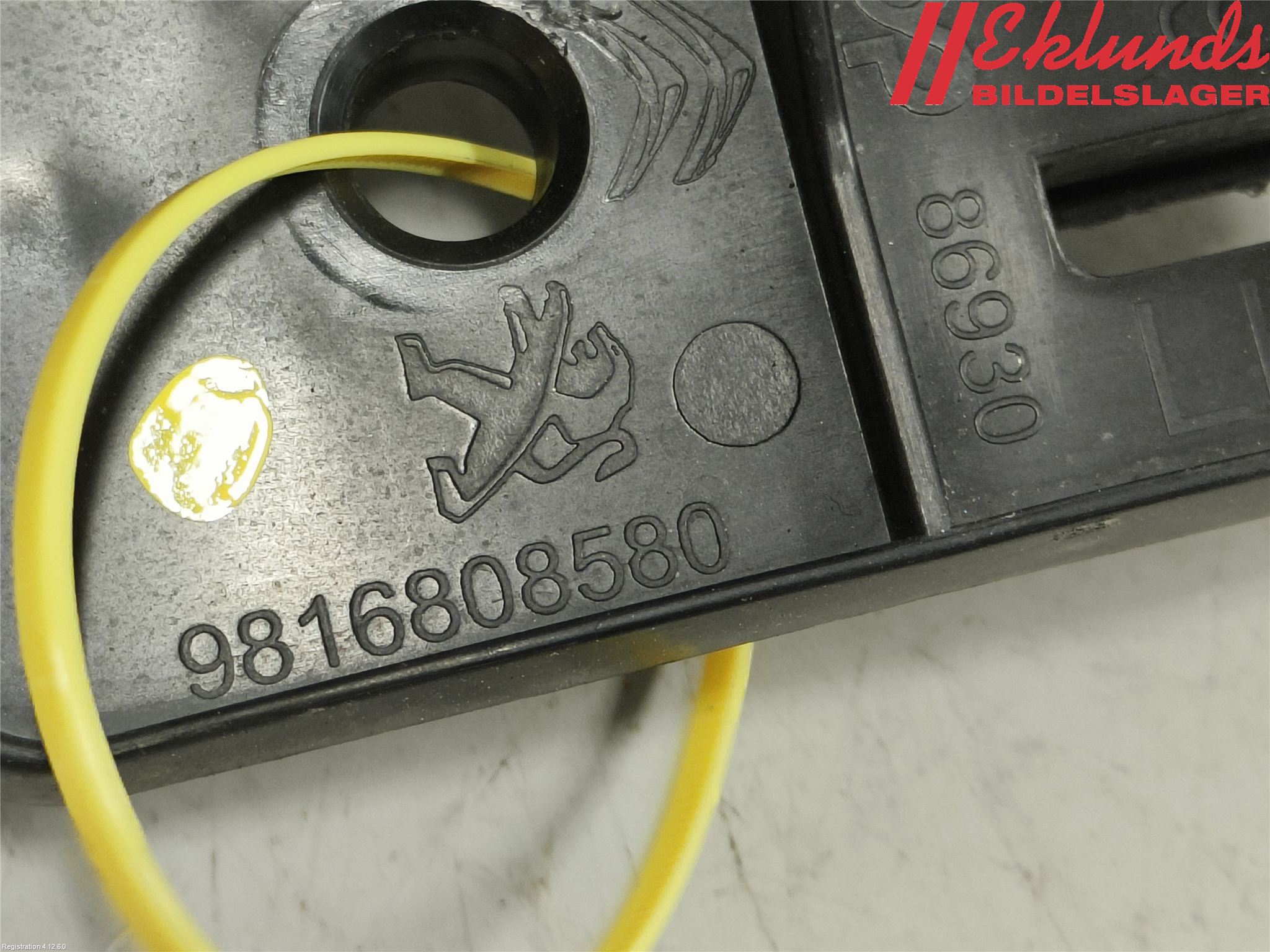 Peugeot PARTNER/E-PARTNER 19- Stötfångarfäste Bak Vä