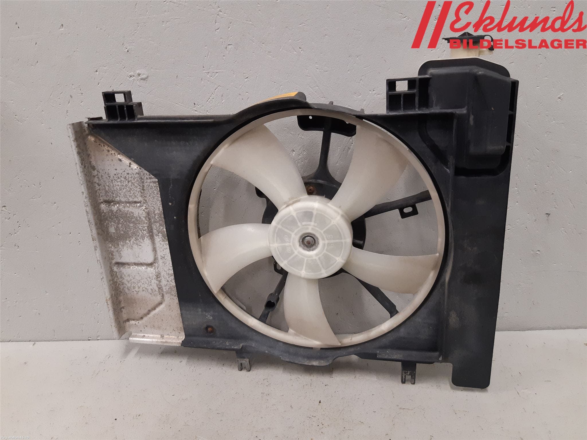 Toyota VERSO-S 11-16 Kylfläkt El