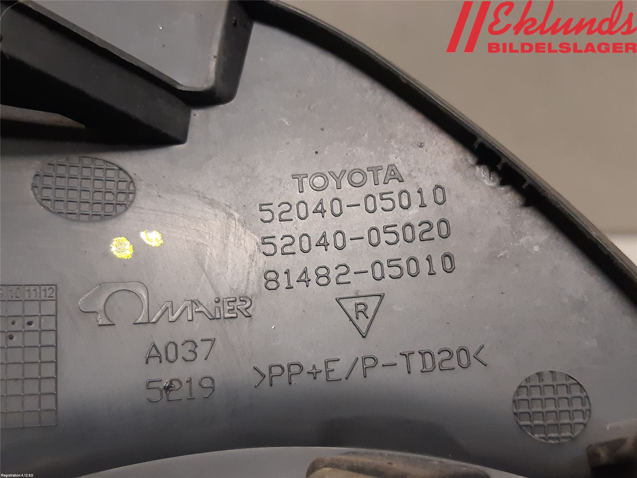 Toyota AVENSIS 09-15 Dimljussarg Fram