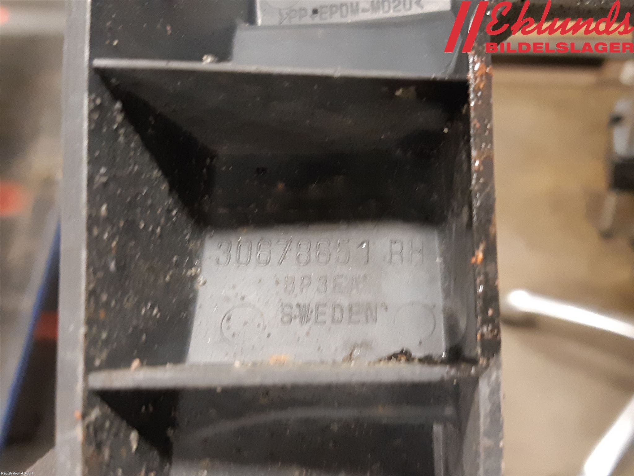 Volvo V70 08-13 Stötfångarfäste Bak Hö