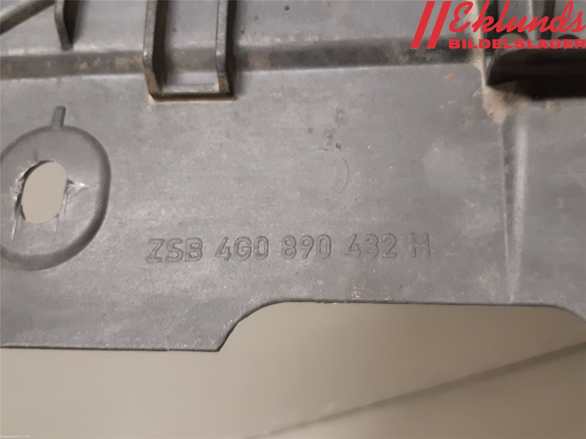 Audi A6/S6 4G 11-18 Hasplåt Plåt-Plast