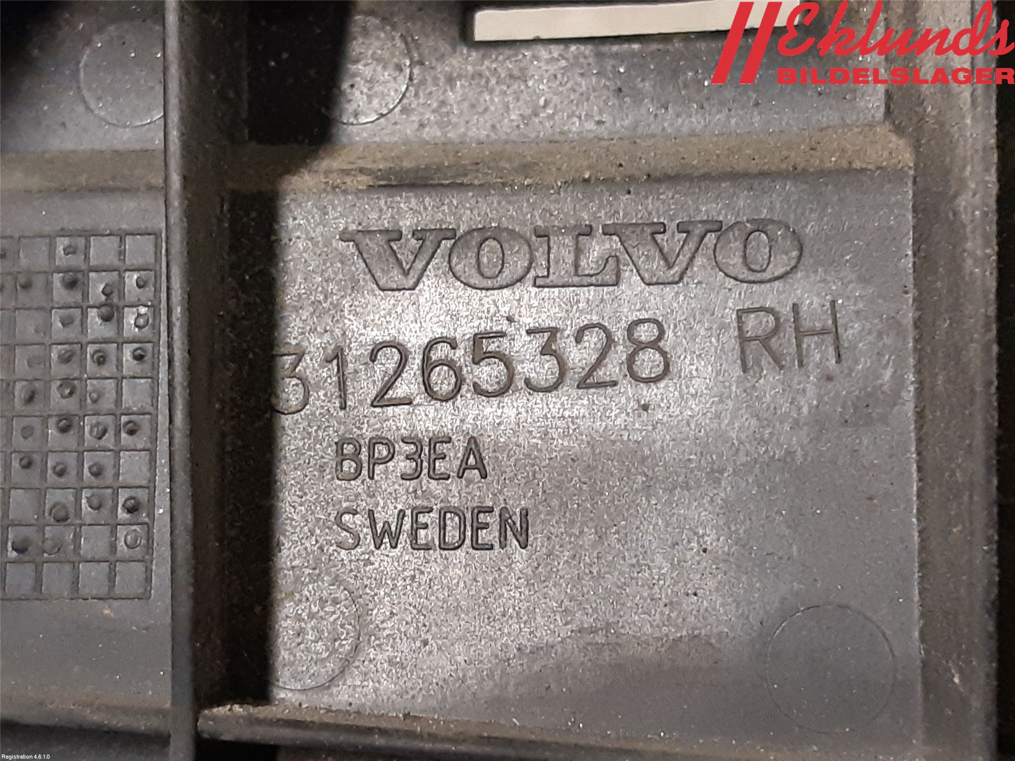 Volvo V70 14-16 Stötfångarfäste Bak Hö