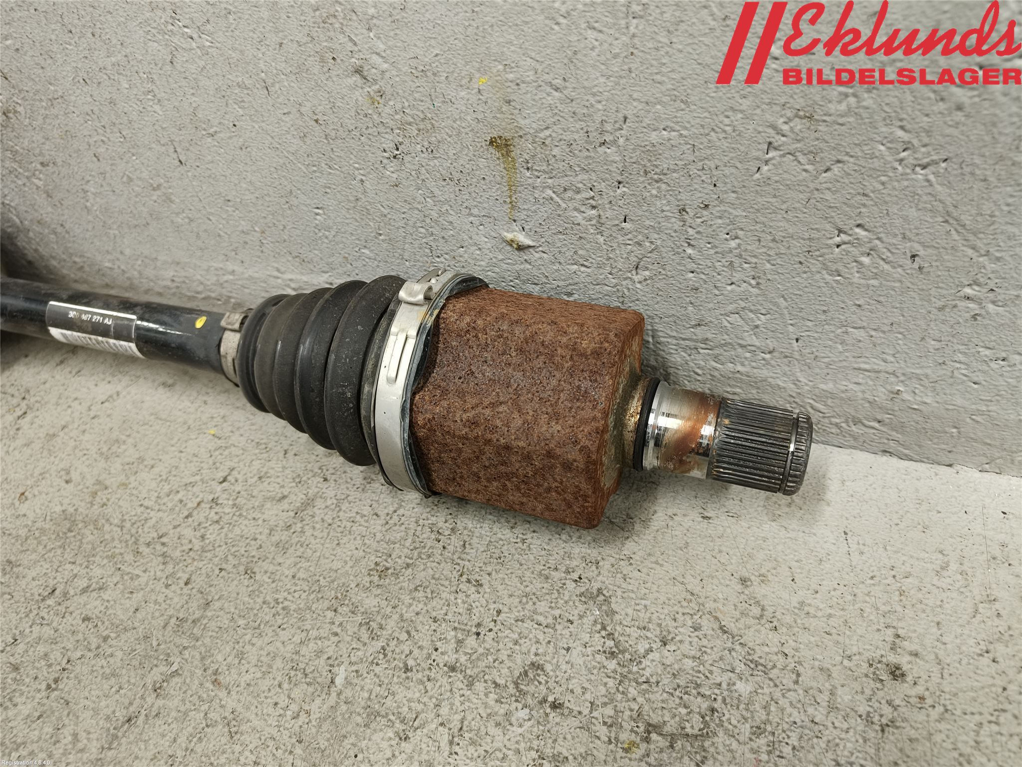 Volkswagen VW PASSAT 20-24 Drivaxel Fram Vänster