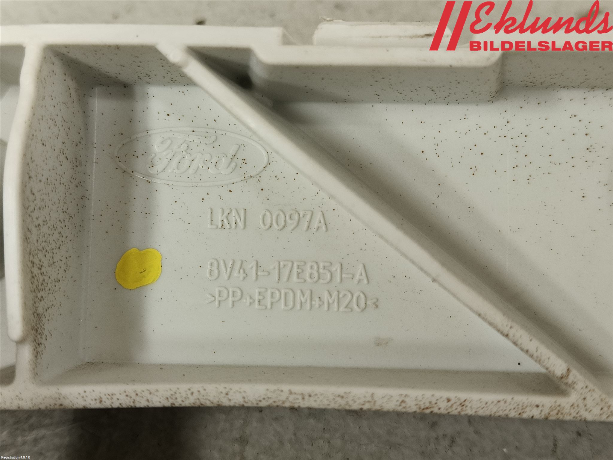 Ford KUGA 08-12 Stötfångarfäste Bak Vä